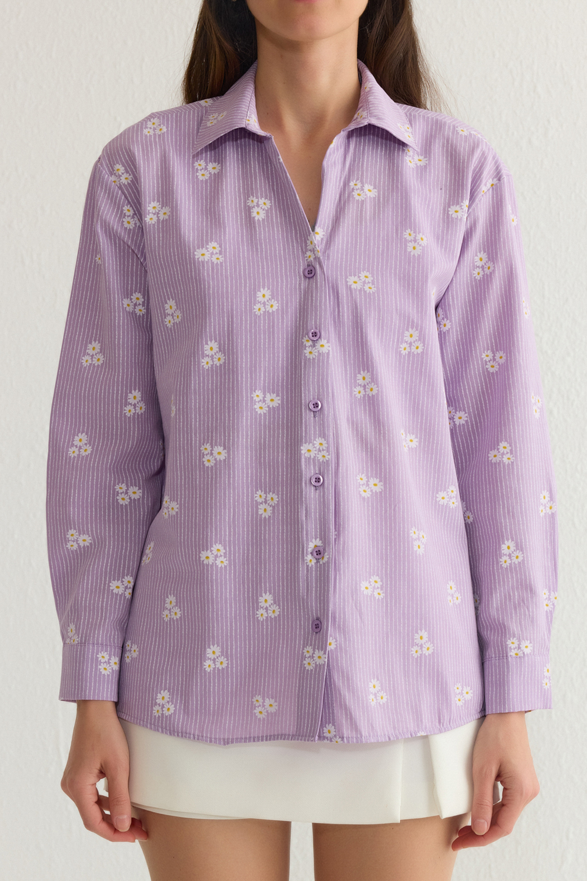 Trendyolmilla  Lila Çizgili Çiçek Desenli Pamuklu Oversize Geniş Kalıp Dokuma Gömlek TWOSS23GO00373 - Görsel 4