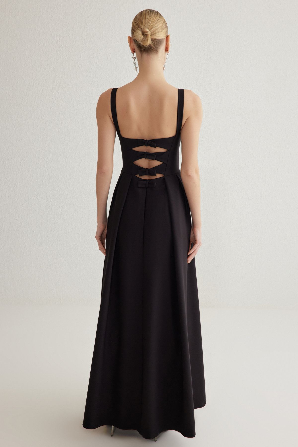Trendyol Collection-Schwarzes, gewebtes, langes, stilvolles Abendkleid mit A-Ausschnitt und Schleifendetail am Rücken TPRSS25AE00020 5