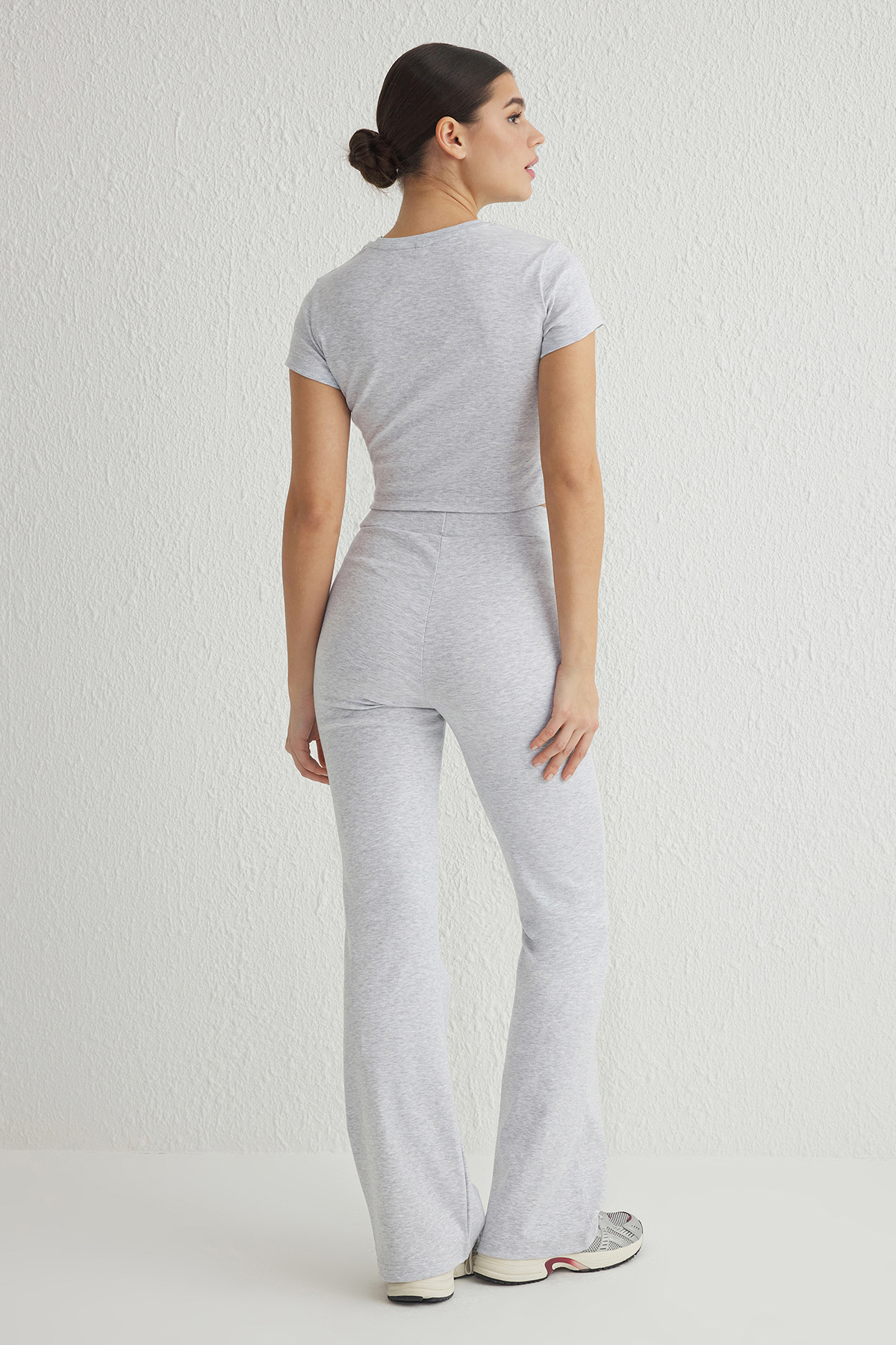 Trendyolmilla  Gri Melanj Fitted/Vücuda Oturan Esnek Örme Alt - Üst Takım TWOSS25AU00053 - Görsel 5