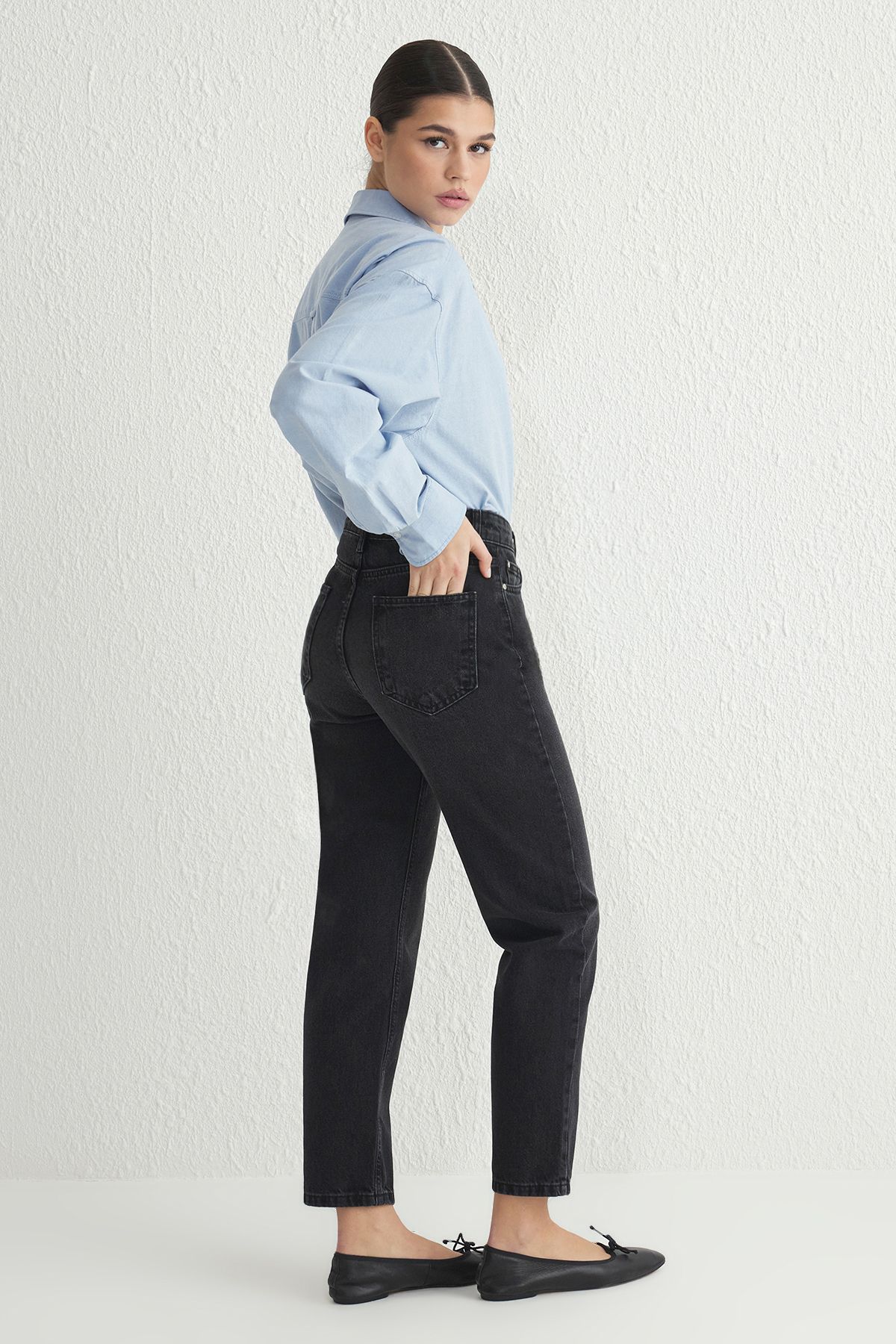 Trendyol Collection-Black Normal Waist Mom Jeans Twoss25Je00135 5