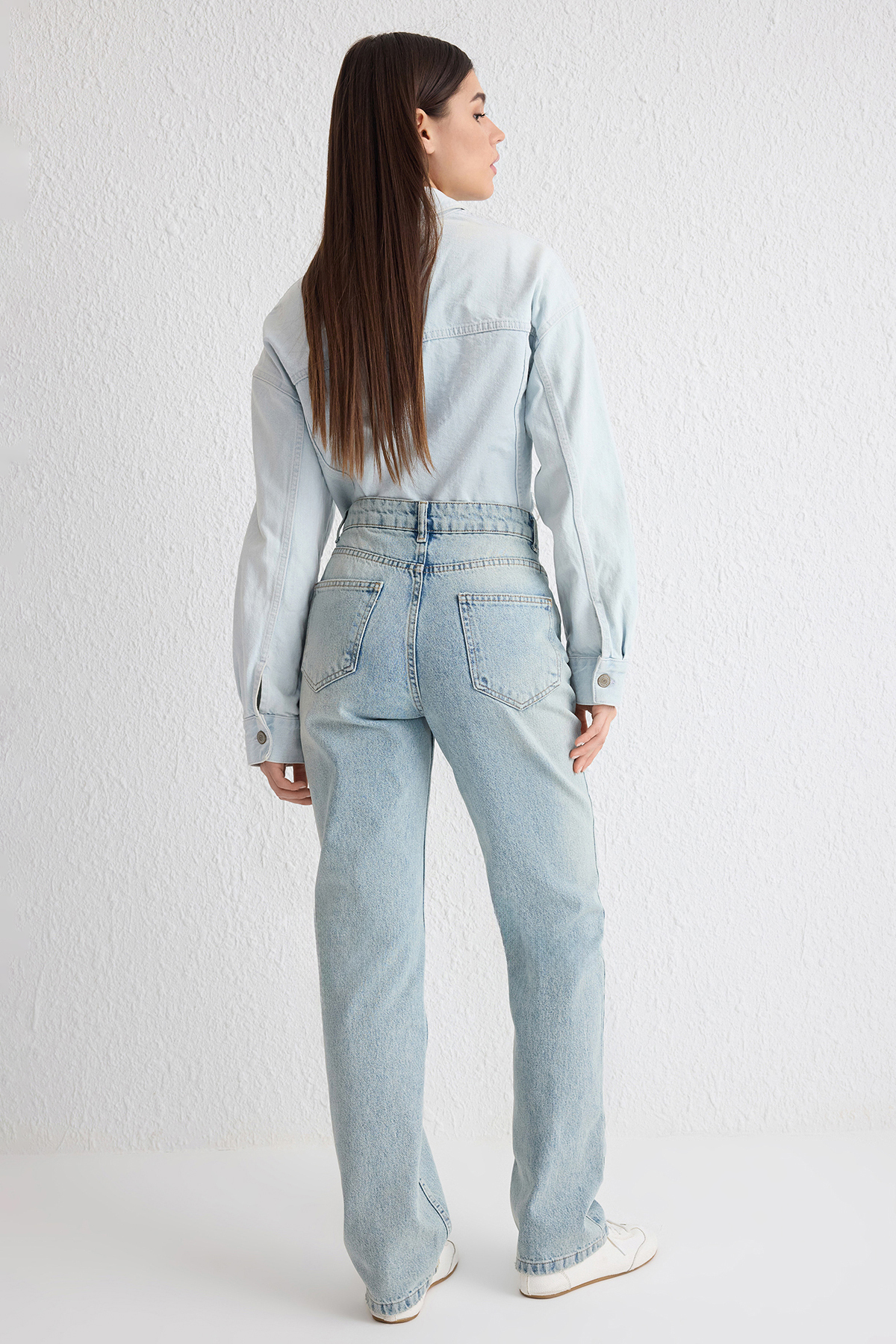 Trendyolmilla  Açık Mavi Yüksek Bel Straight Düz Kesim %100 Pamuk Non-Stretch Jeans TWOSS25JE00084 - Görsel 5