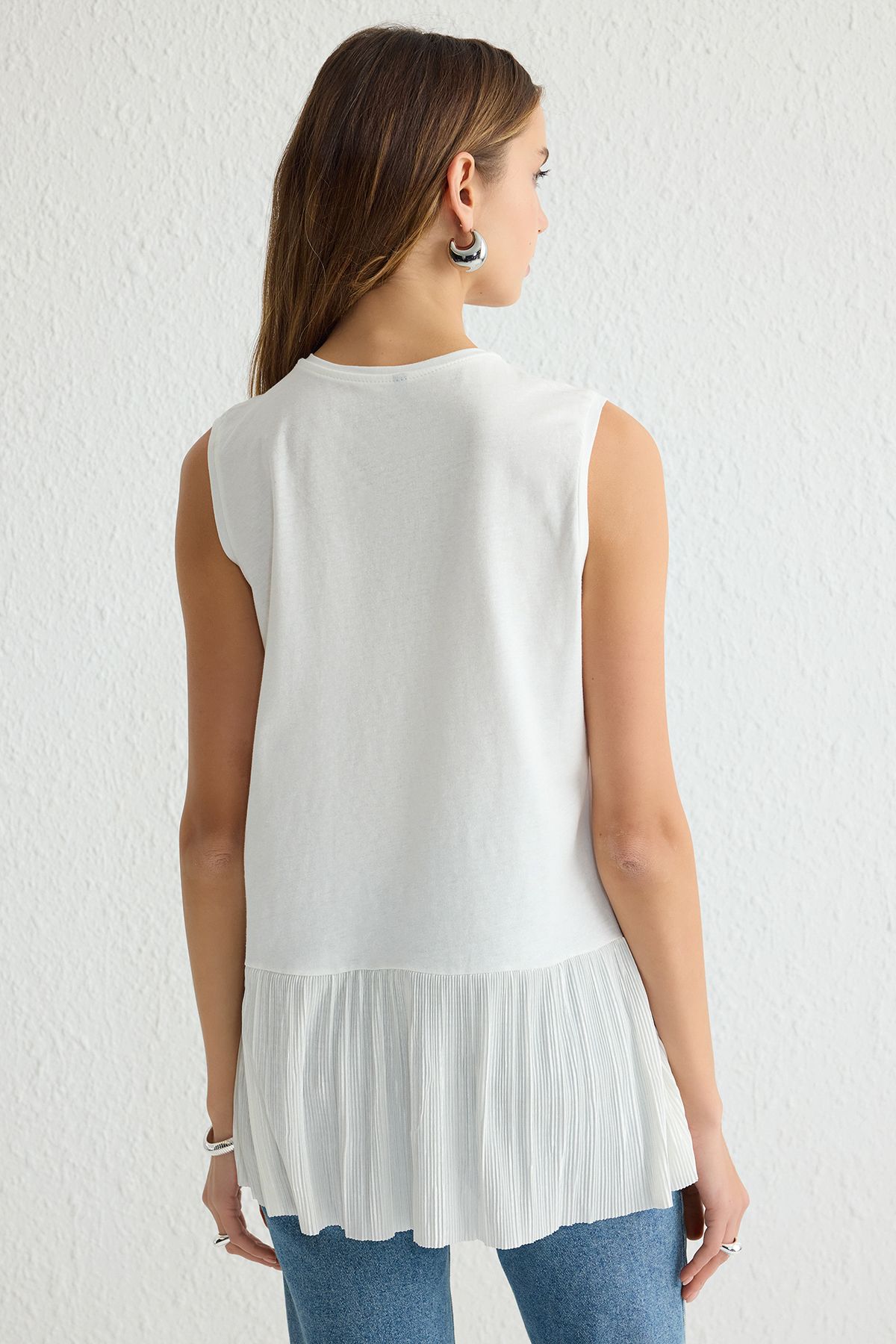 Trendyol Modest-Ärmellose Strickbluse mit Falten - Weiß TCTSS25UK00005 7