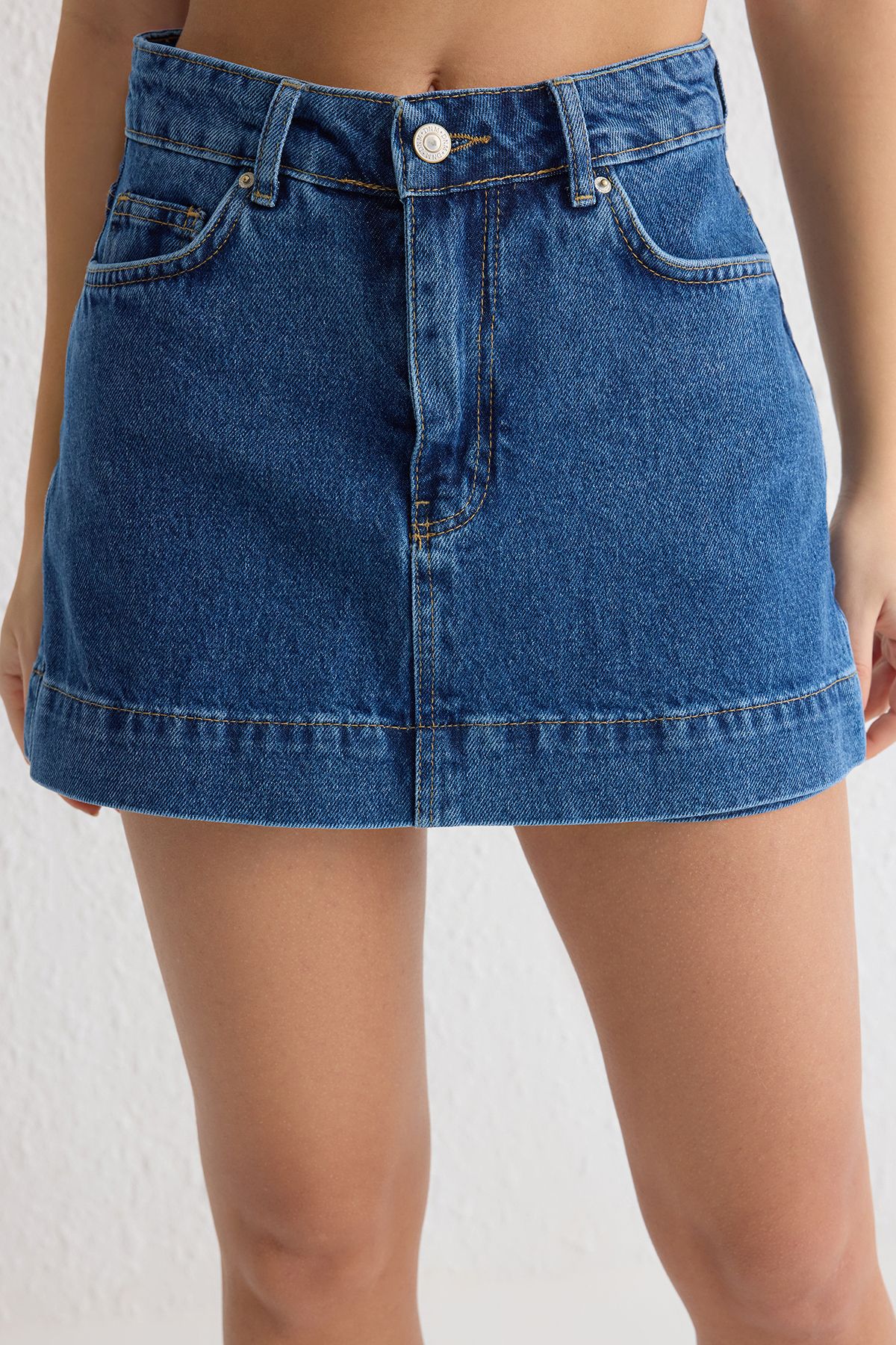 Trendyol Collection Niebieskie Mini Spódniczki Jeansowe Z Wysokim Stanem Twoss25sr00055 Kobieta - 42