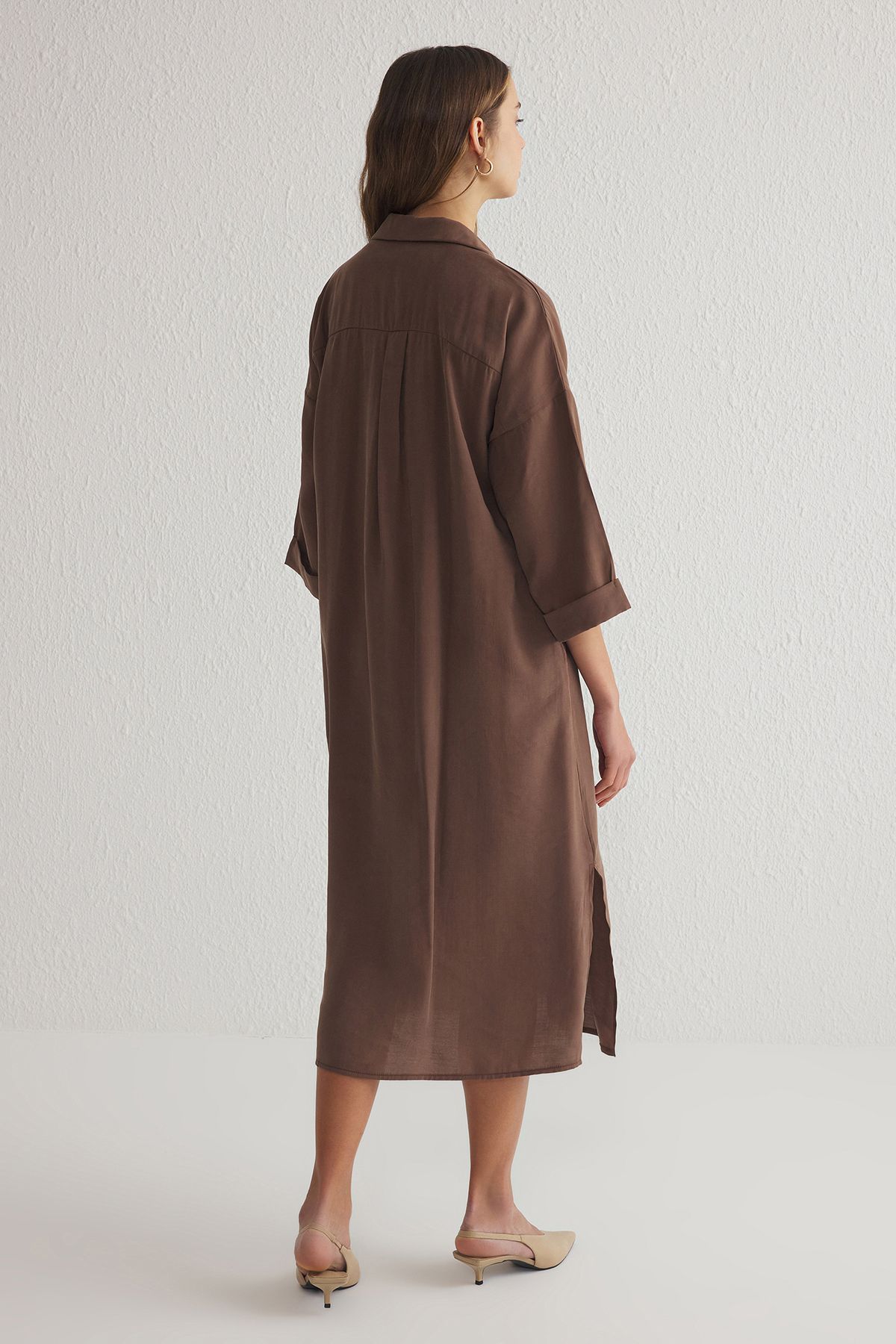 Trendyol Collection-Hnědé hladké midi tkané šaty TWOSS25EL00001 5