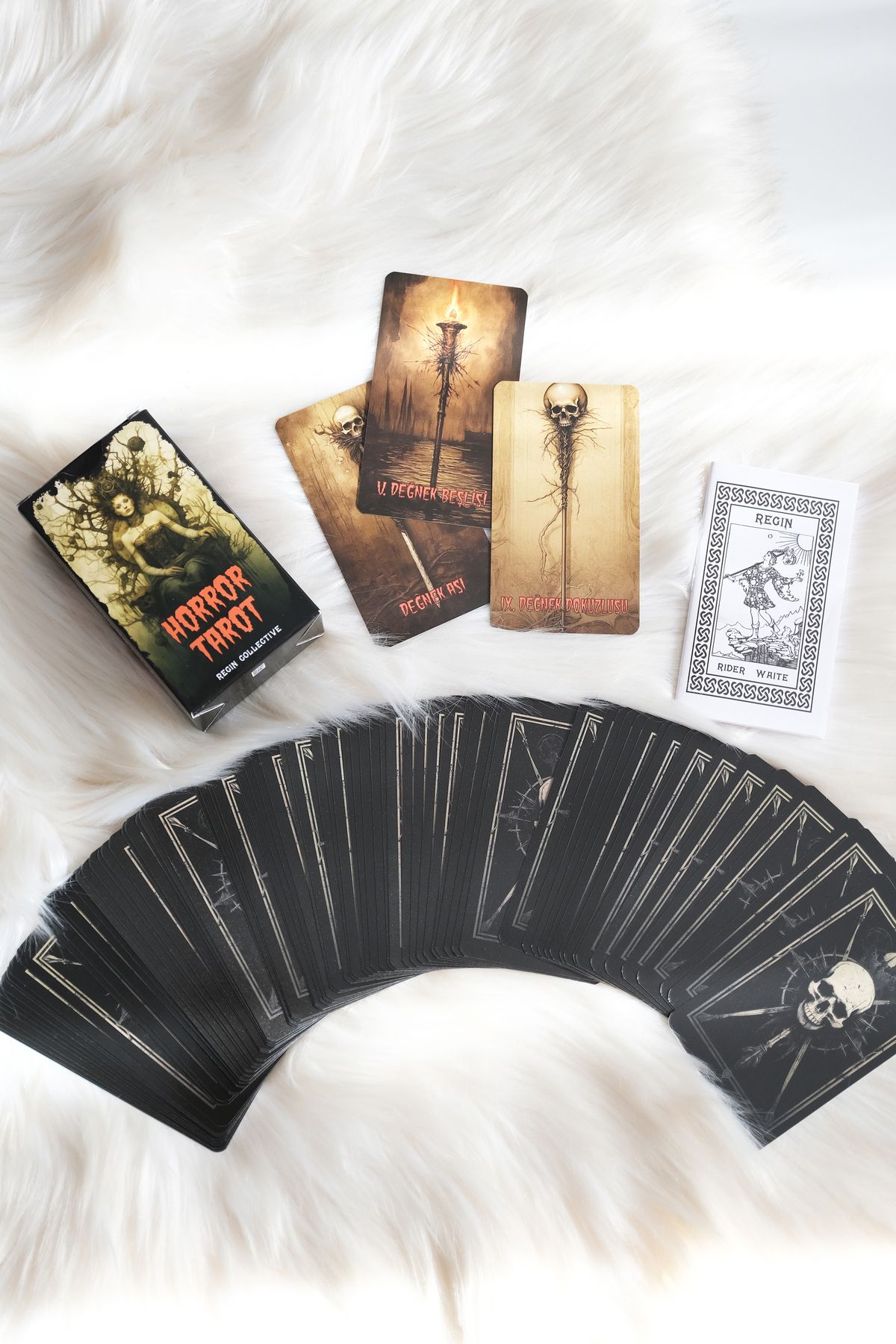 Yuppide Horror Tarot Destesi - 78 Kart & Kullanma Kılavuzu