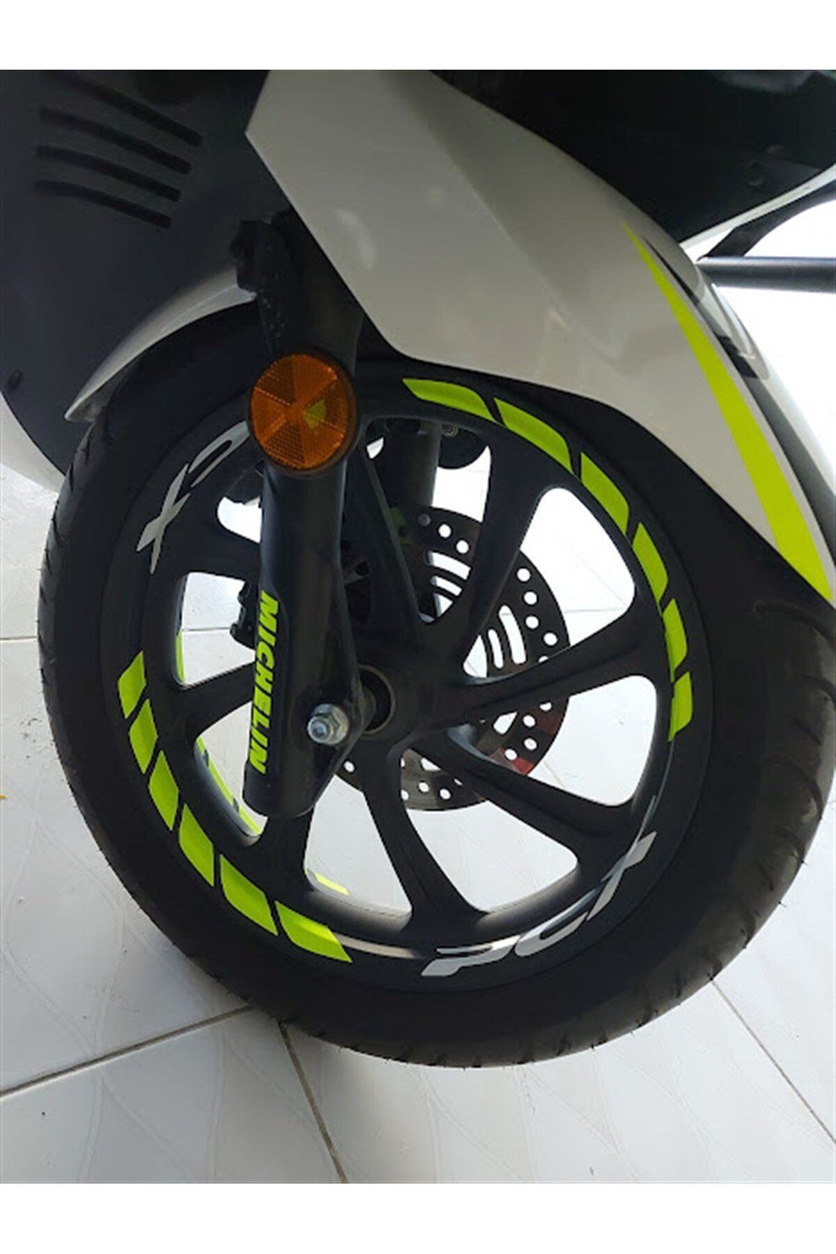 Kendorf Honda PCX Jant Neon Yeşil ve Beyaz Renk Sticker Modeli