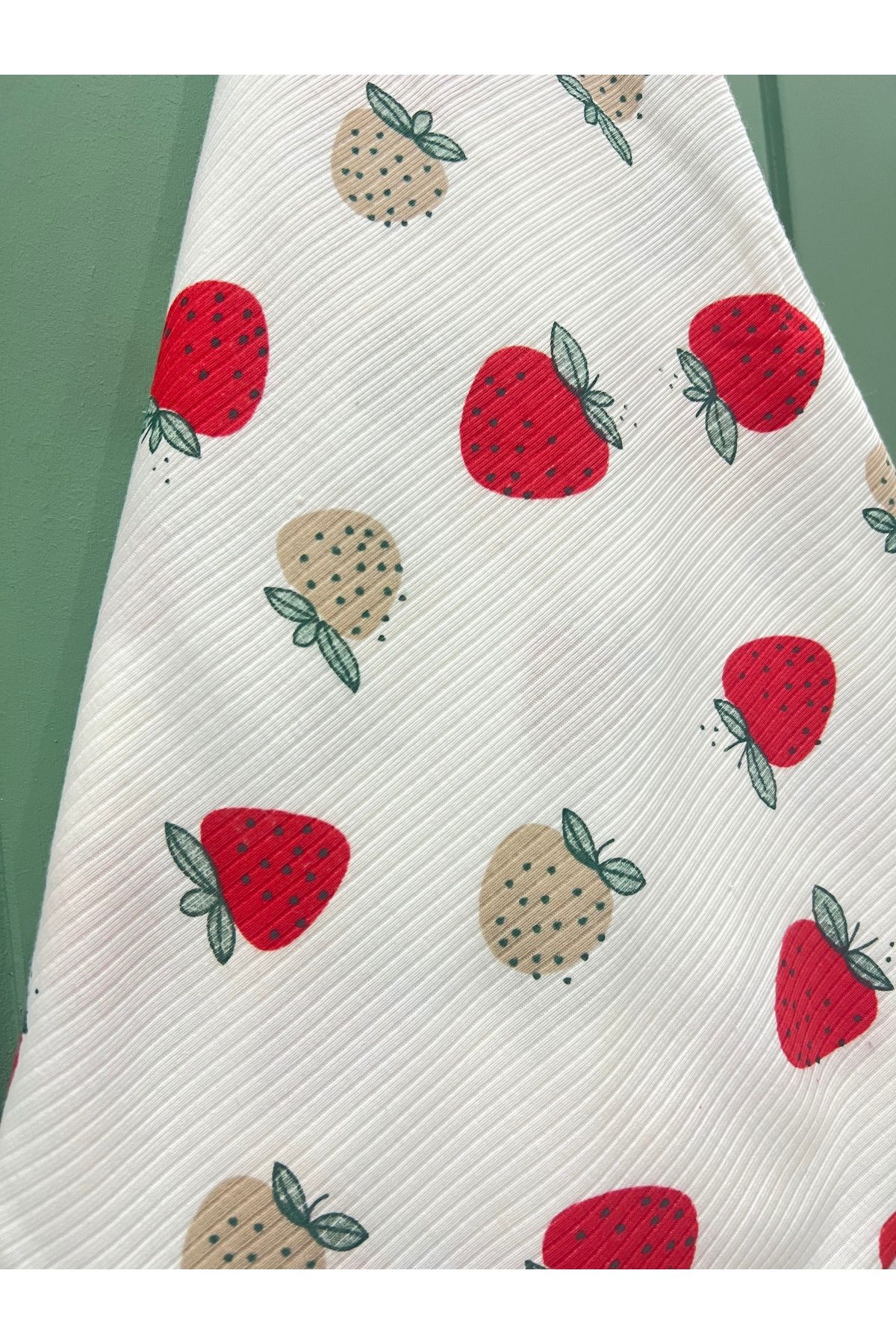 Beybi-100% Cotton 80*90 Sizes Double Sided Strawberry Pattern Blanket 3