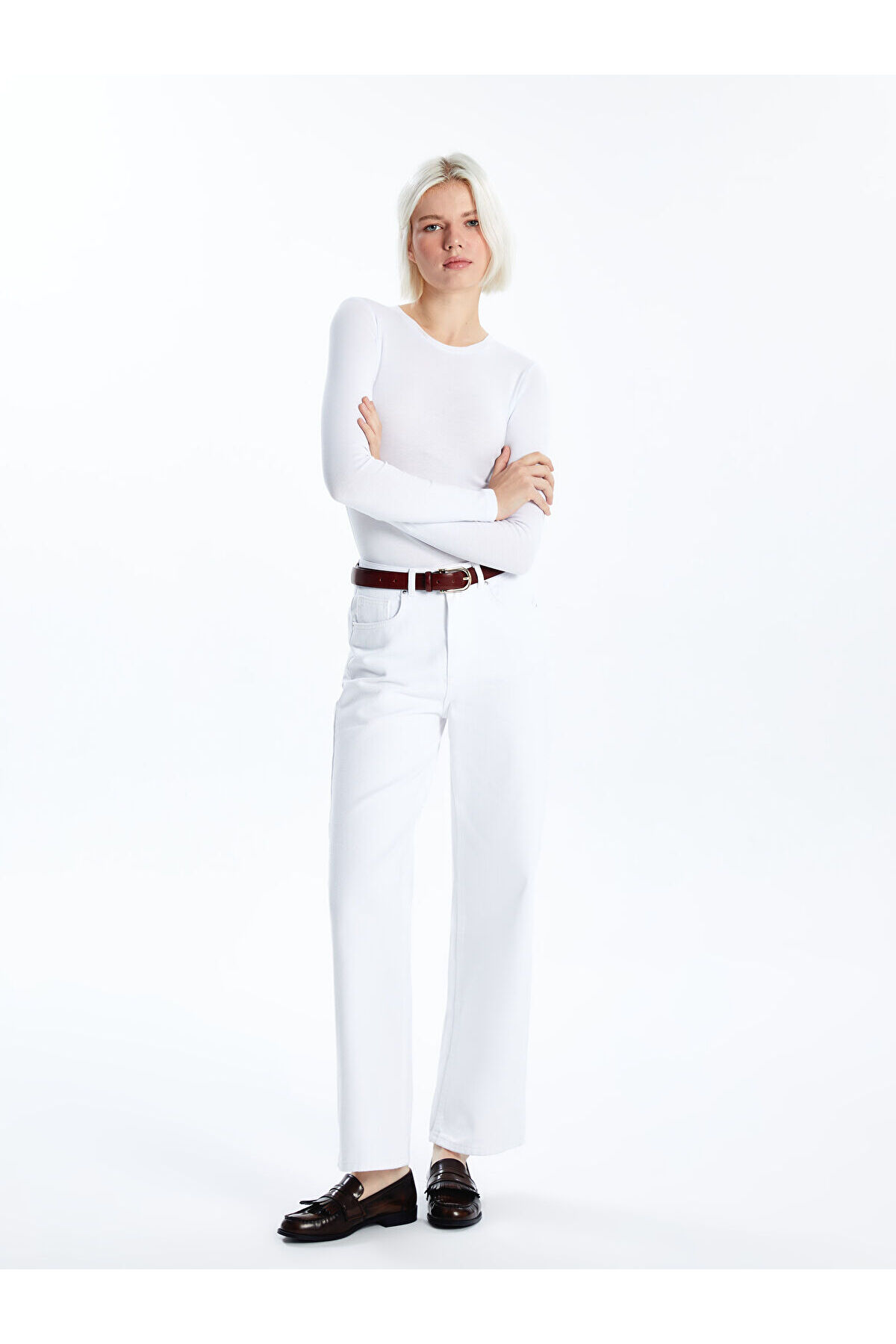 Trendyol Damen Basic T-Shirt – 100% Baumwolle, Rundhals, Regular Fit, Weiß, Größe M