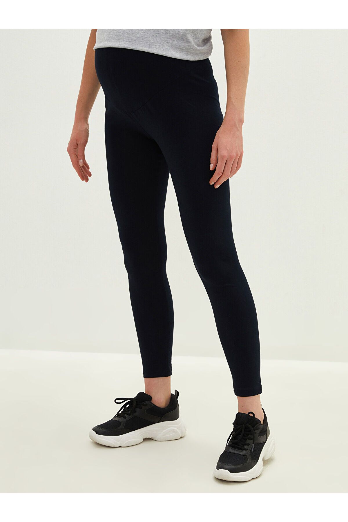 LC Waikiki-Lcwk Plain Maternity Leggings with Abdominal Panels 3