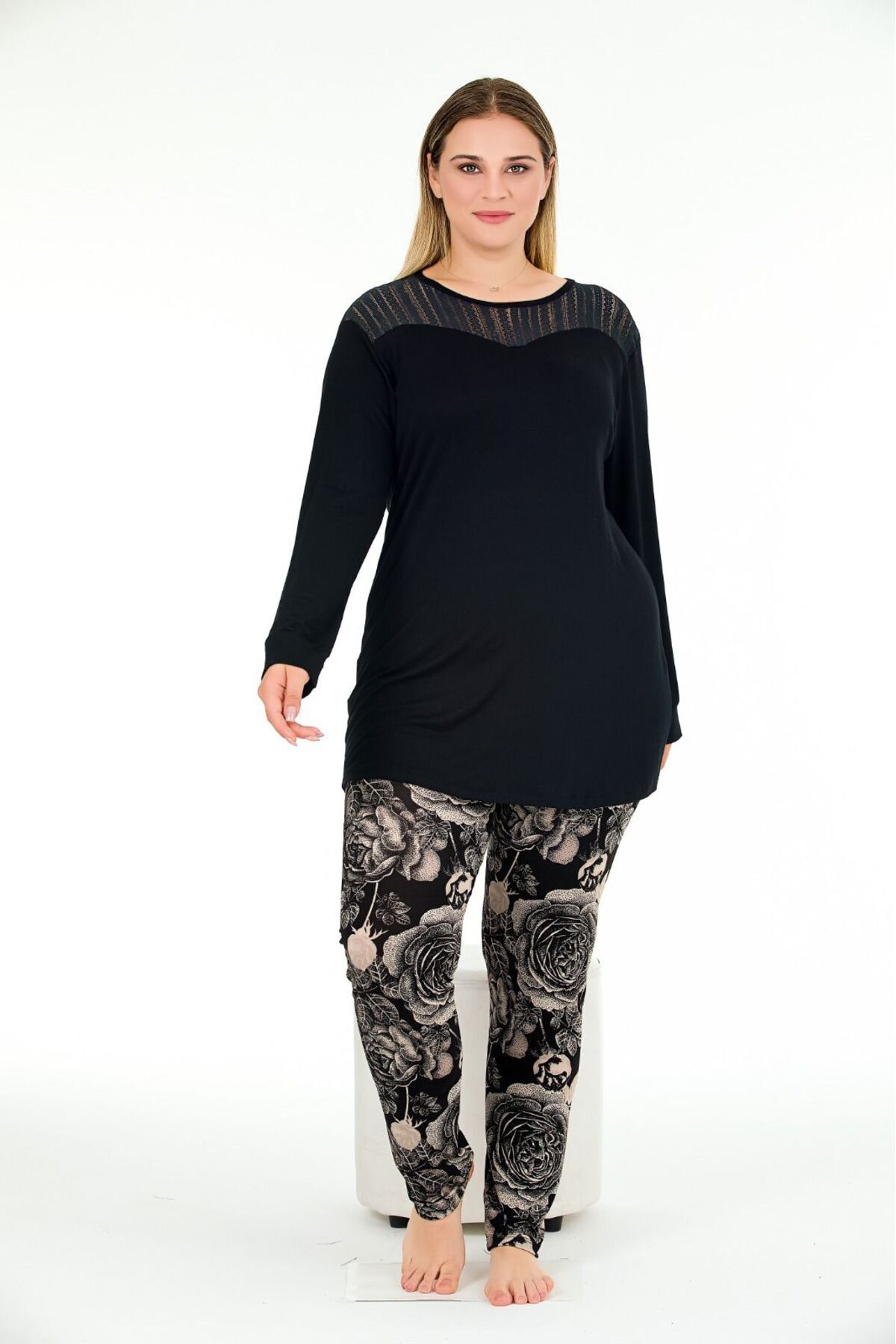 Women's Plus Size Printed Long Sleeve Button Detailed Cream Floral Pajamas Set