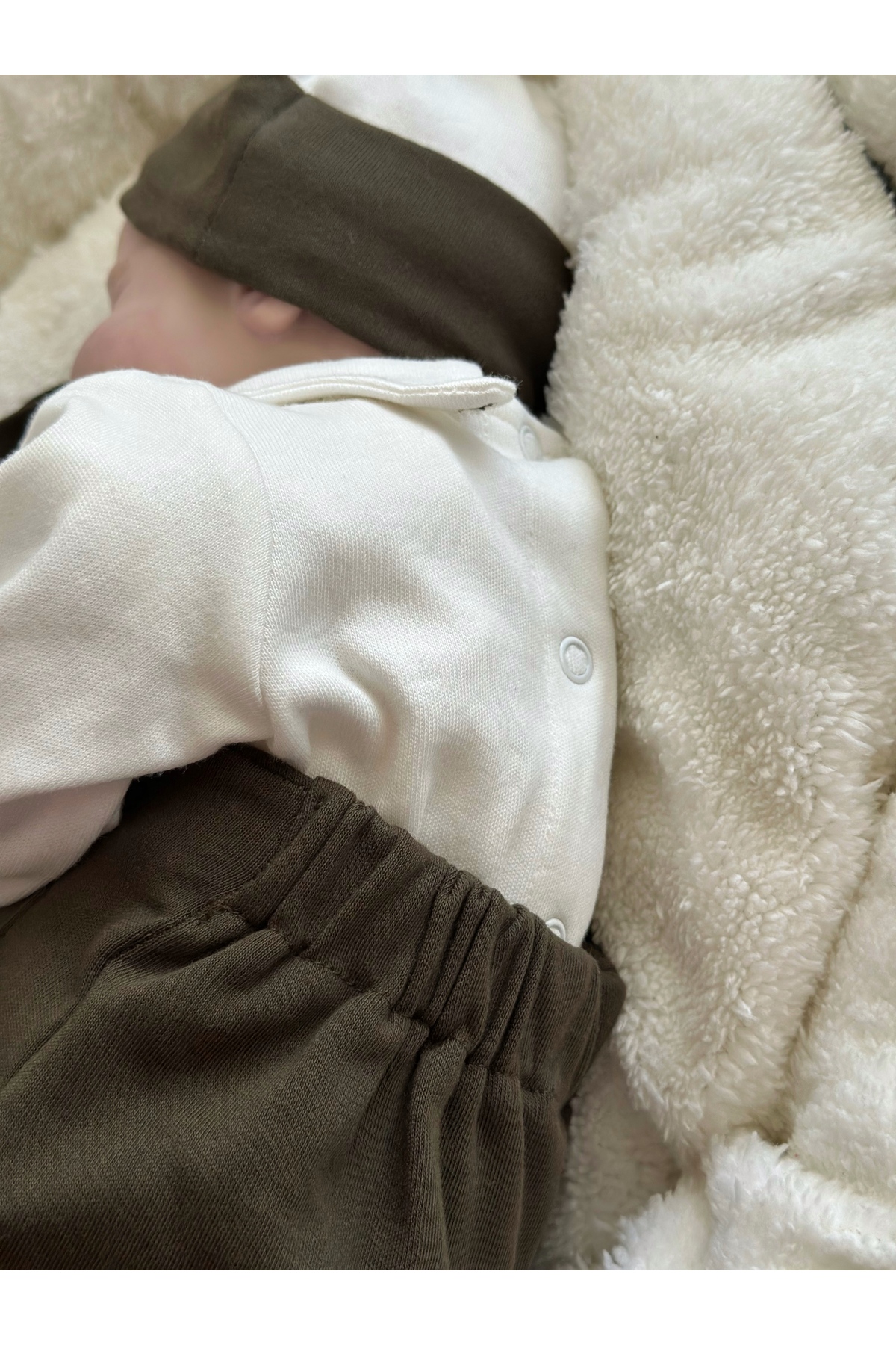 Mama Miel Baby Haki Hastane Çıkışı Set (Body, Pantolon, Bere, Eldiven) fotoğrafı 3 (önizleme)