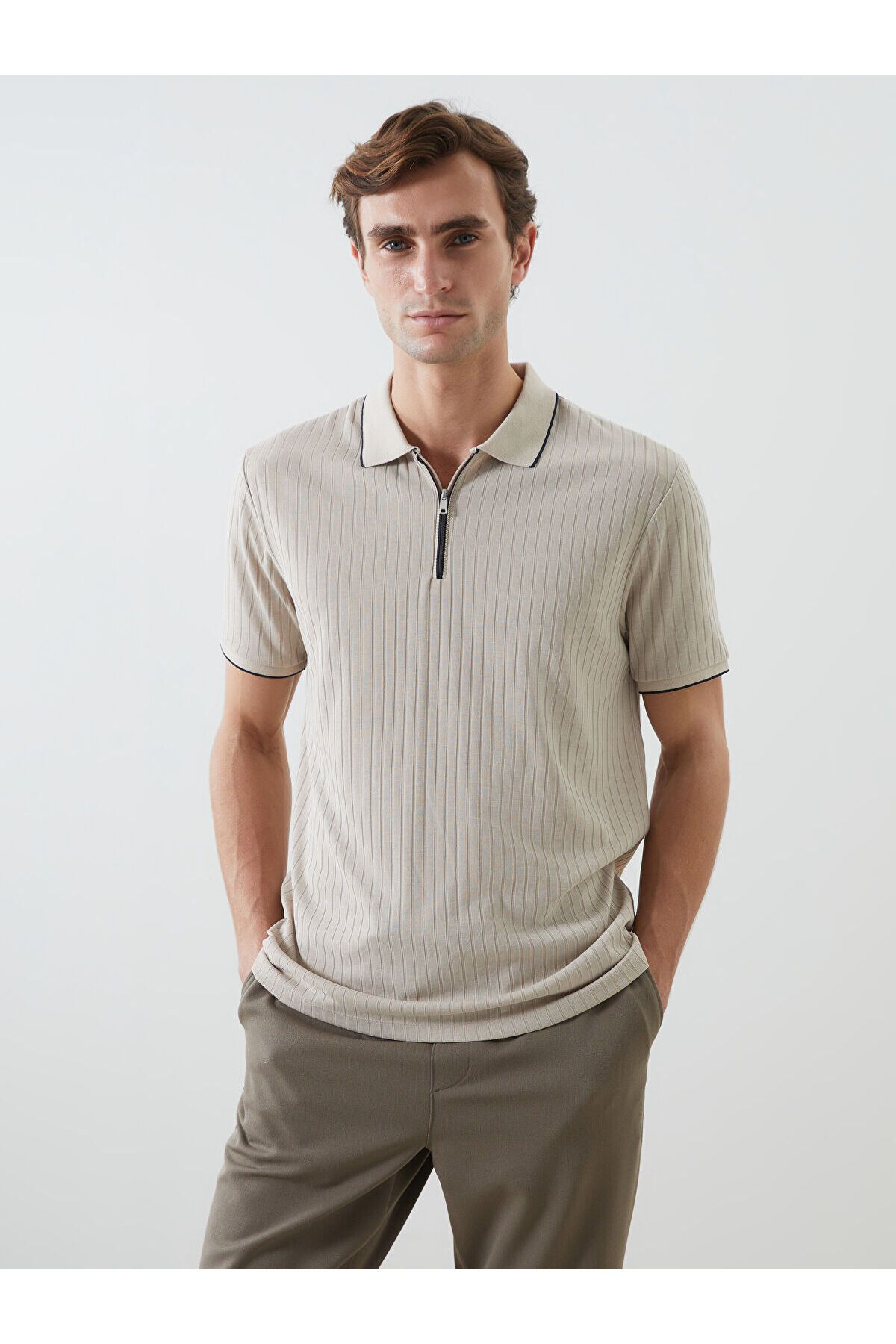 LC Waikiki Polo Yaka Erkek Dokulu Tişört