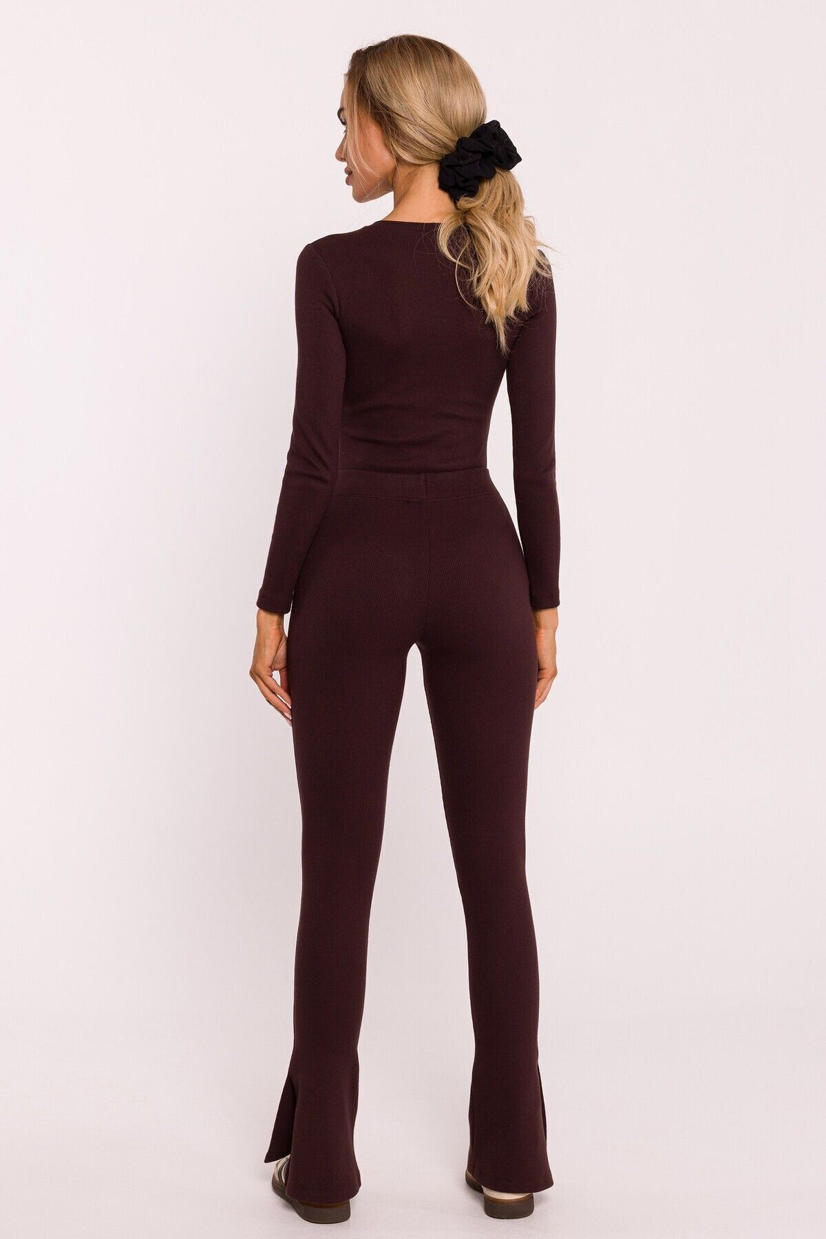 Made of Emotion-Ribbed leggings with slits 2