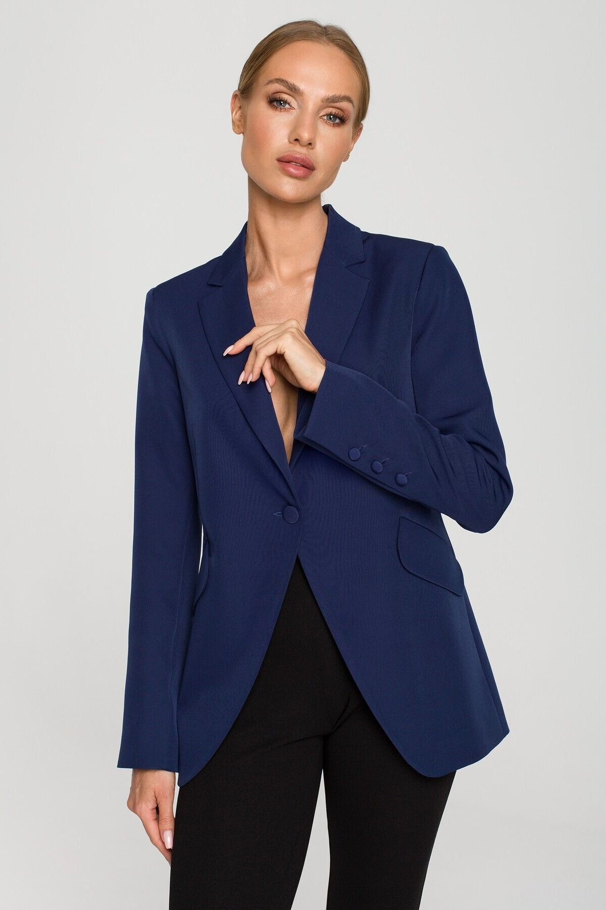 Made of Emotion-Blazer fastened with a single button 1