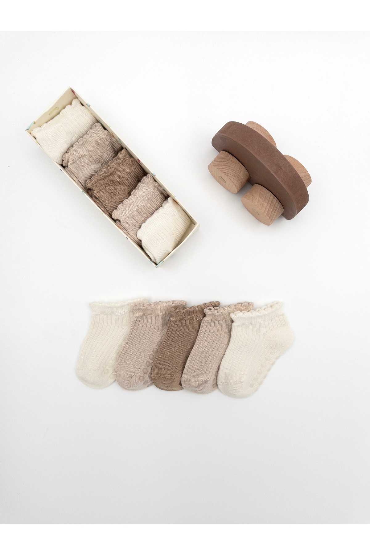 KARAMİLA 5'li Fırfırlı Kız Bebek Kısa Çorap DİKİŞSİZ BAMBU ( 6 Ay'dan Sonraki Bedenler Silikon Tabanlıdır ) fotoğrafı 4 (önizleme)