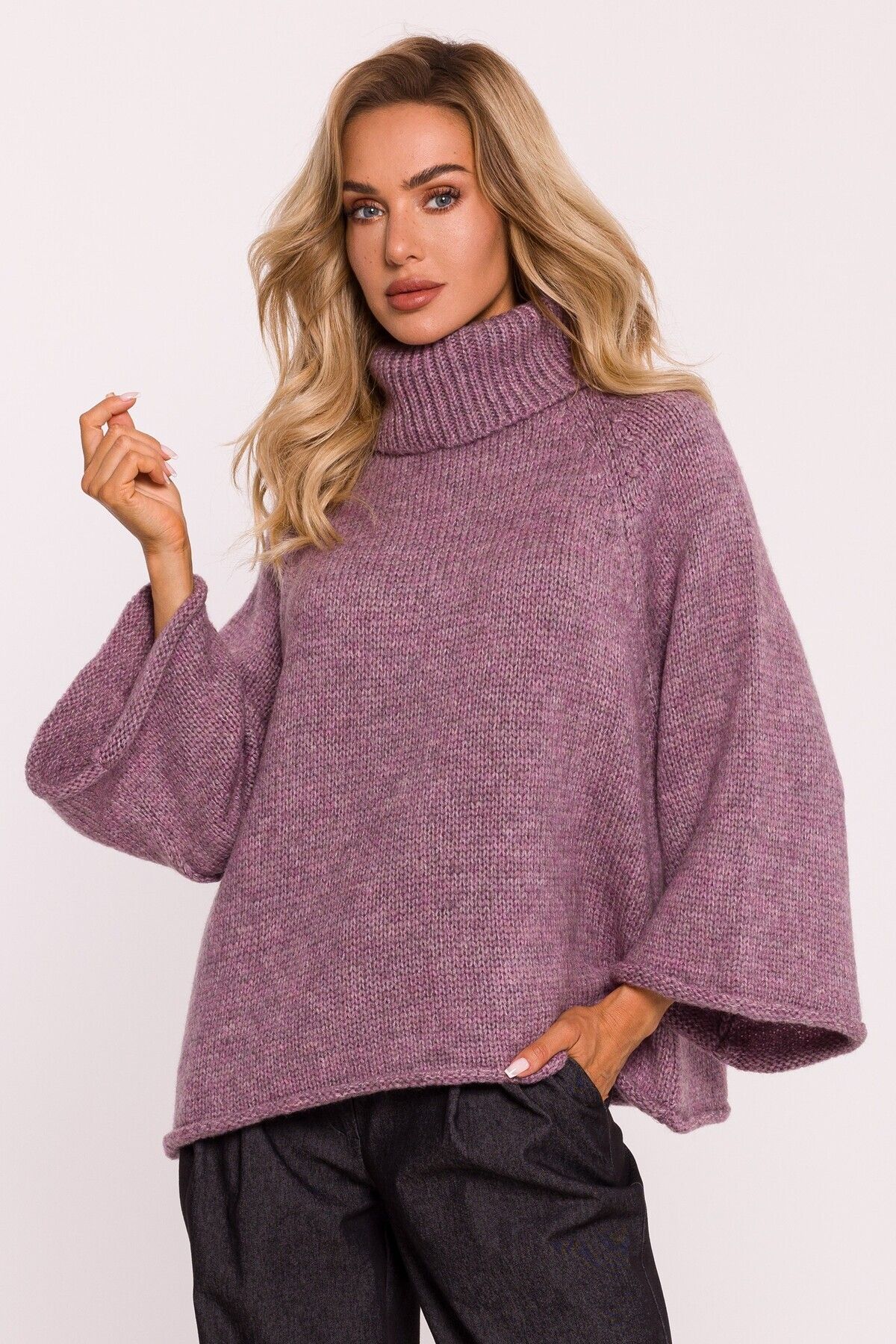 Made of Emotion-Turtleneck sweater with wide sleeves 1