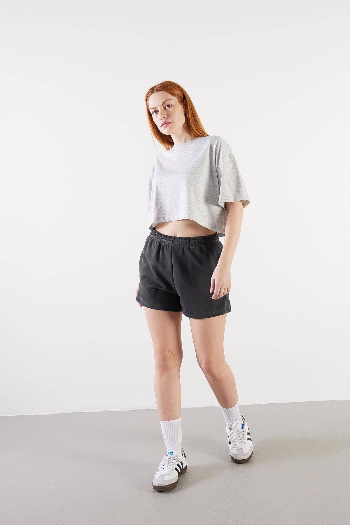 complete the look image