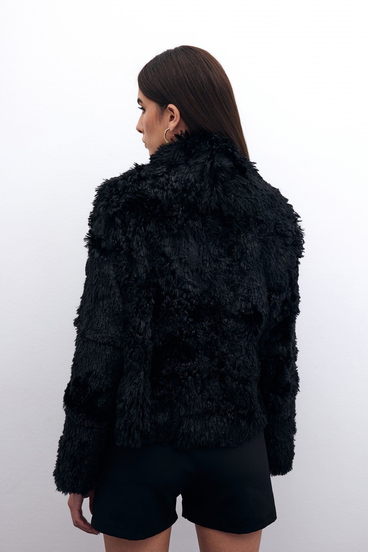 Sateen-Black Plush Jacket - Collared 3