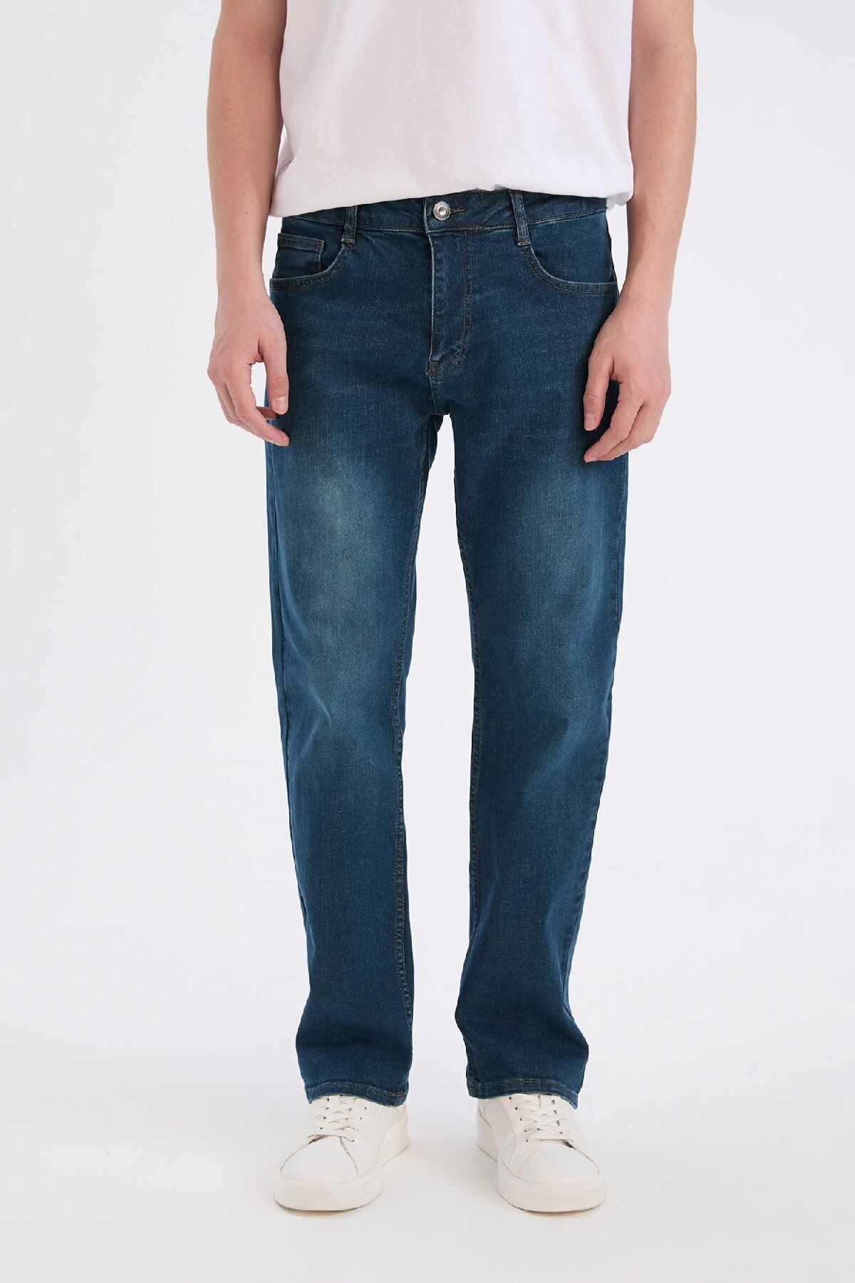 DeFacto Sergio Regular Fit Normal Kalıp Normal Bel Boru Paça Jean Pantolon R9026AZ25SP