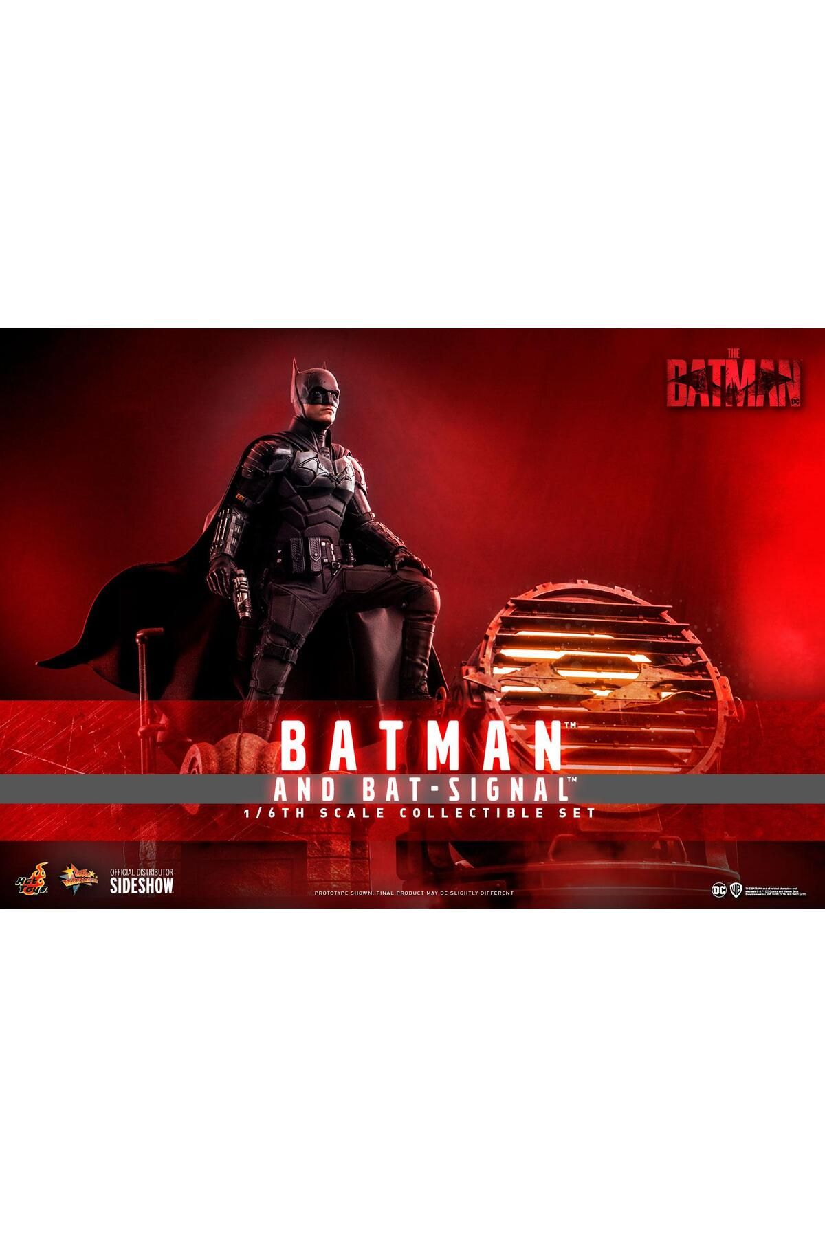 Hot Toys Batman and Bat-Signal Sixth Scale Figure Collectible Set