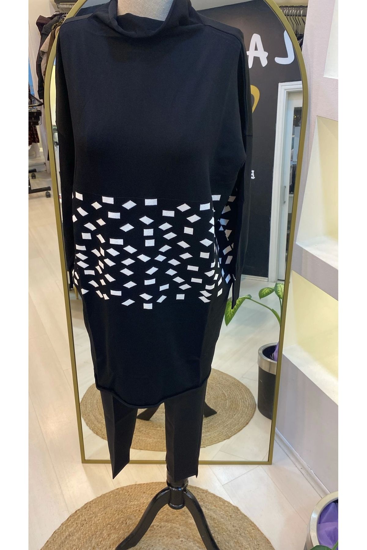 MissWhence-Ecru 242 Model Mi̇sswhence Knitwear Checkered Tunic 5