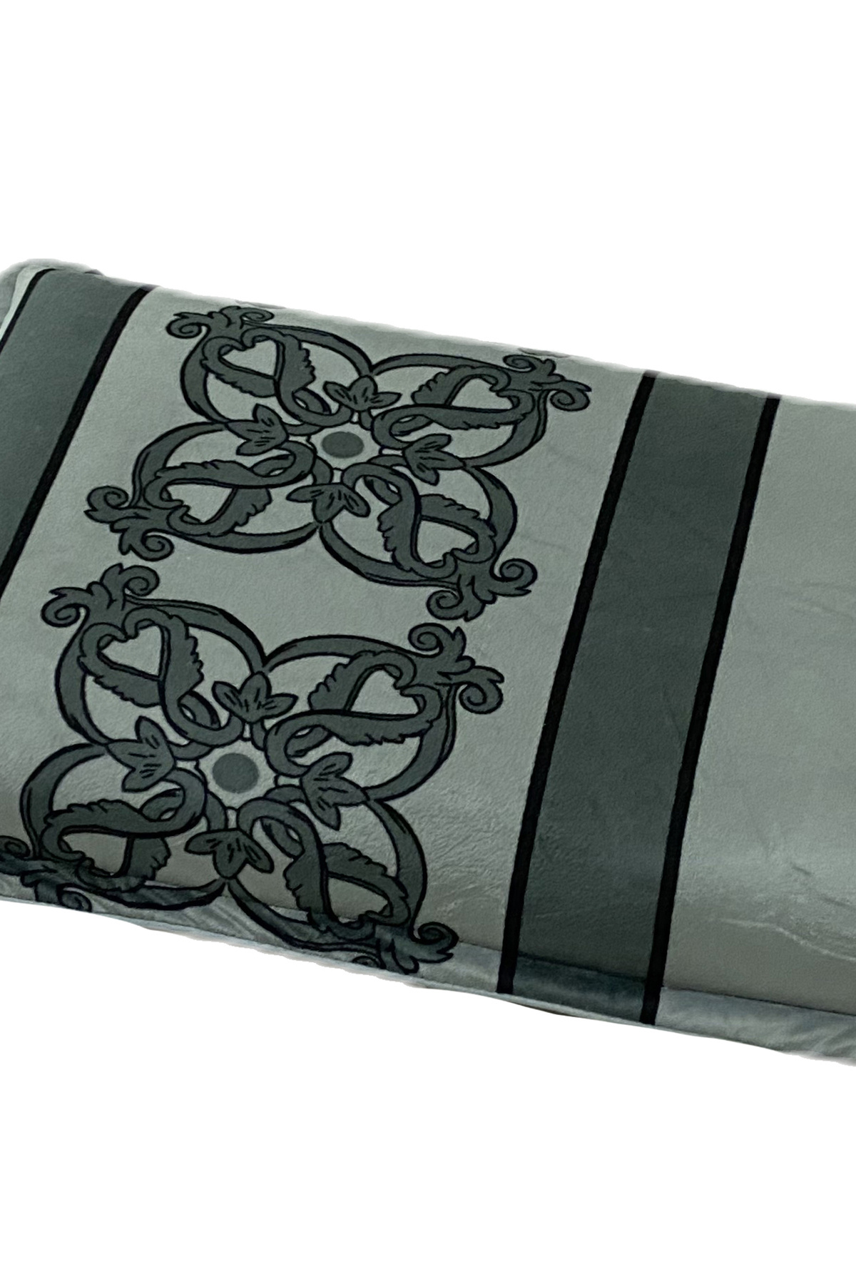 Generic-Floral 4 Piece Set of 2 Foam Gell Pillows and 4 Pillow Case 50x75cm 4