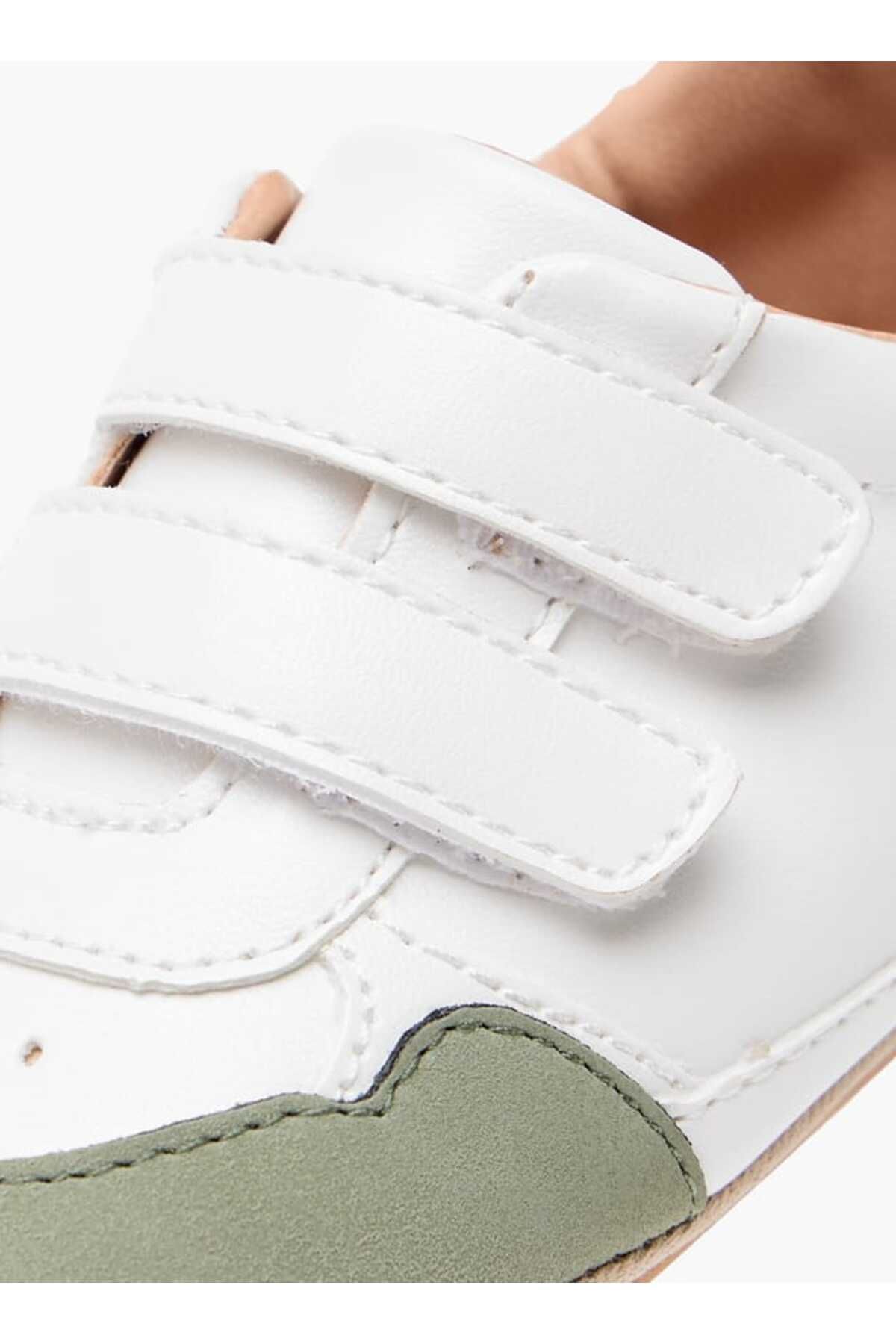 Barefeet-Panelled Booties with Hook and Loop Closure 4