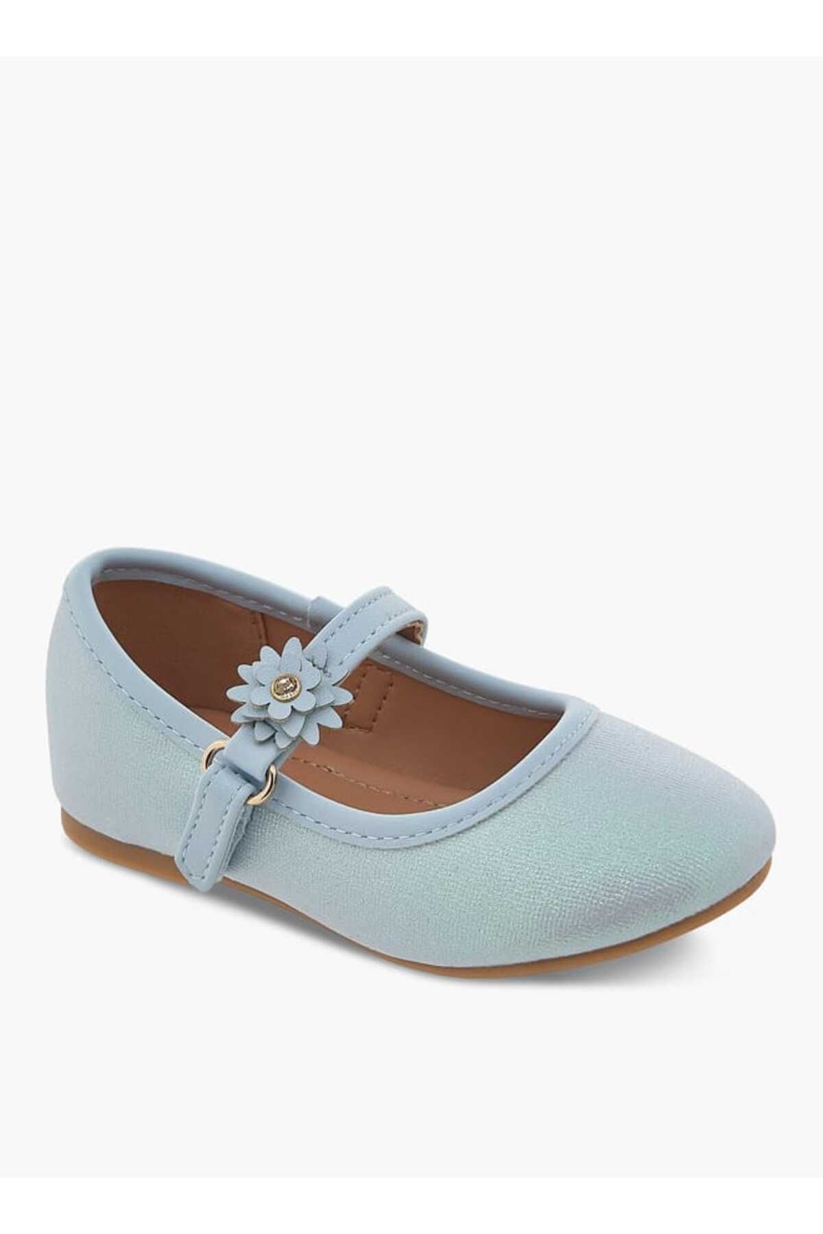Flora Bella by Shoexpress-حذاء باليرينا فلورا بيلا المزخرف بقفل خطافي وحلقة 2