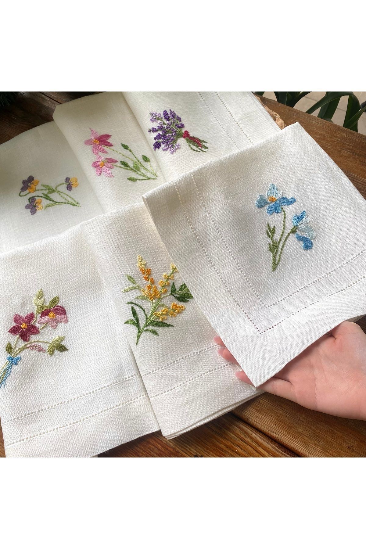 Home-Hand Embroidered Table Ranry on 100% Linen Fabric in 50*1.40 Sizes and 6Pcs Napkin Set 2