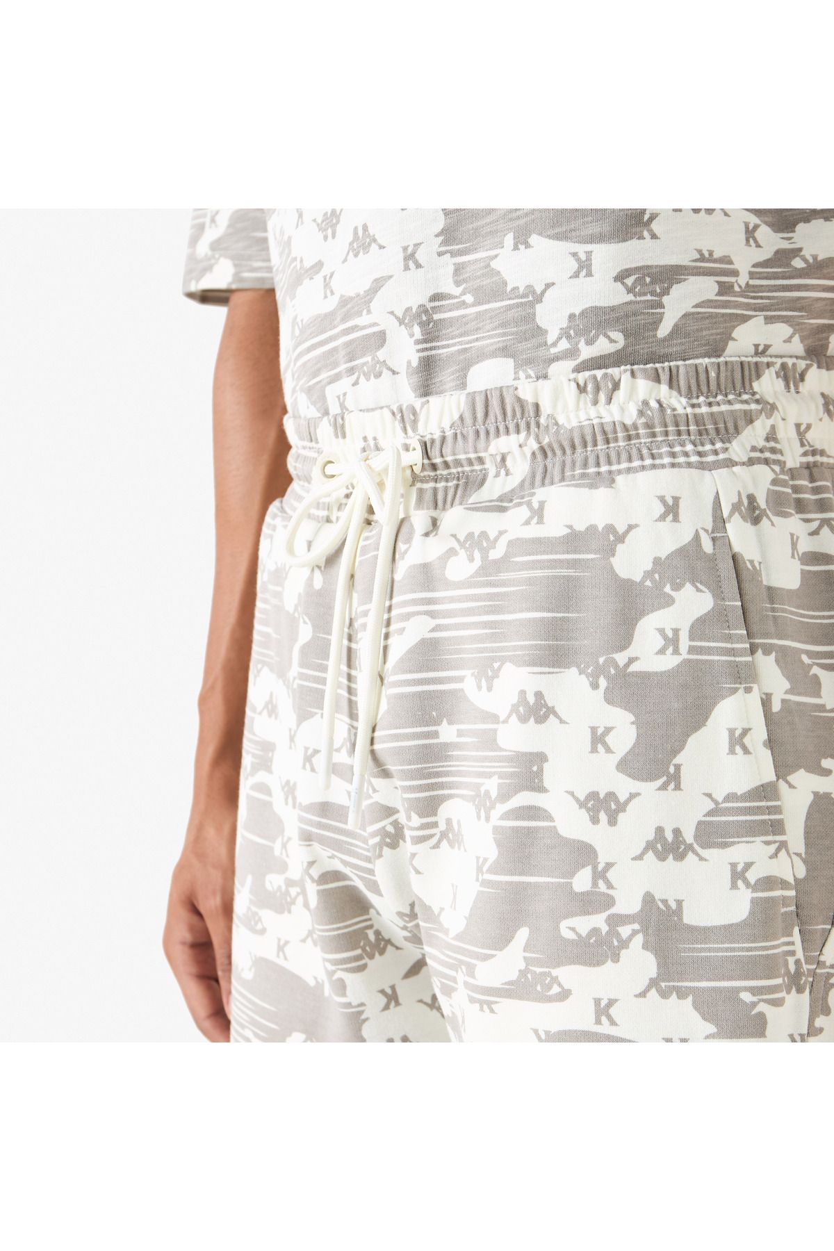 Kappa-Printed Shorts With Drawstring Closure And Pockets 4