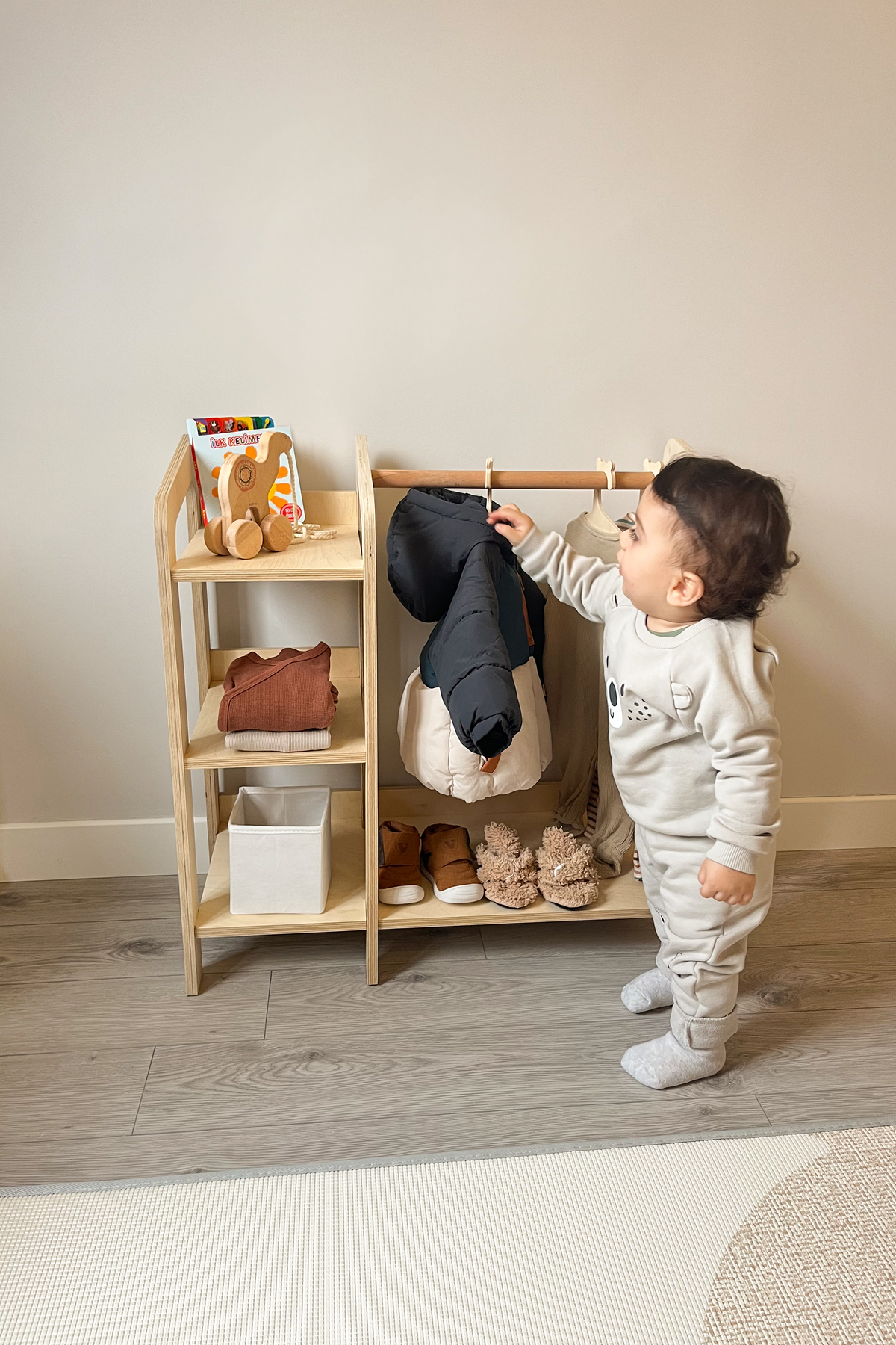 zoziva Montessori Gardırop, Çocuk Odası Ahşap Giysi Askılığı - Naturel fotoğrafı 2 (önizleme)