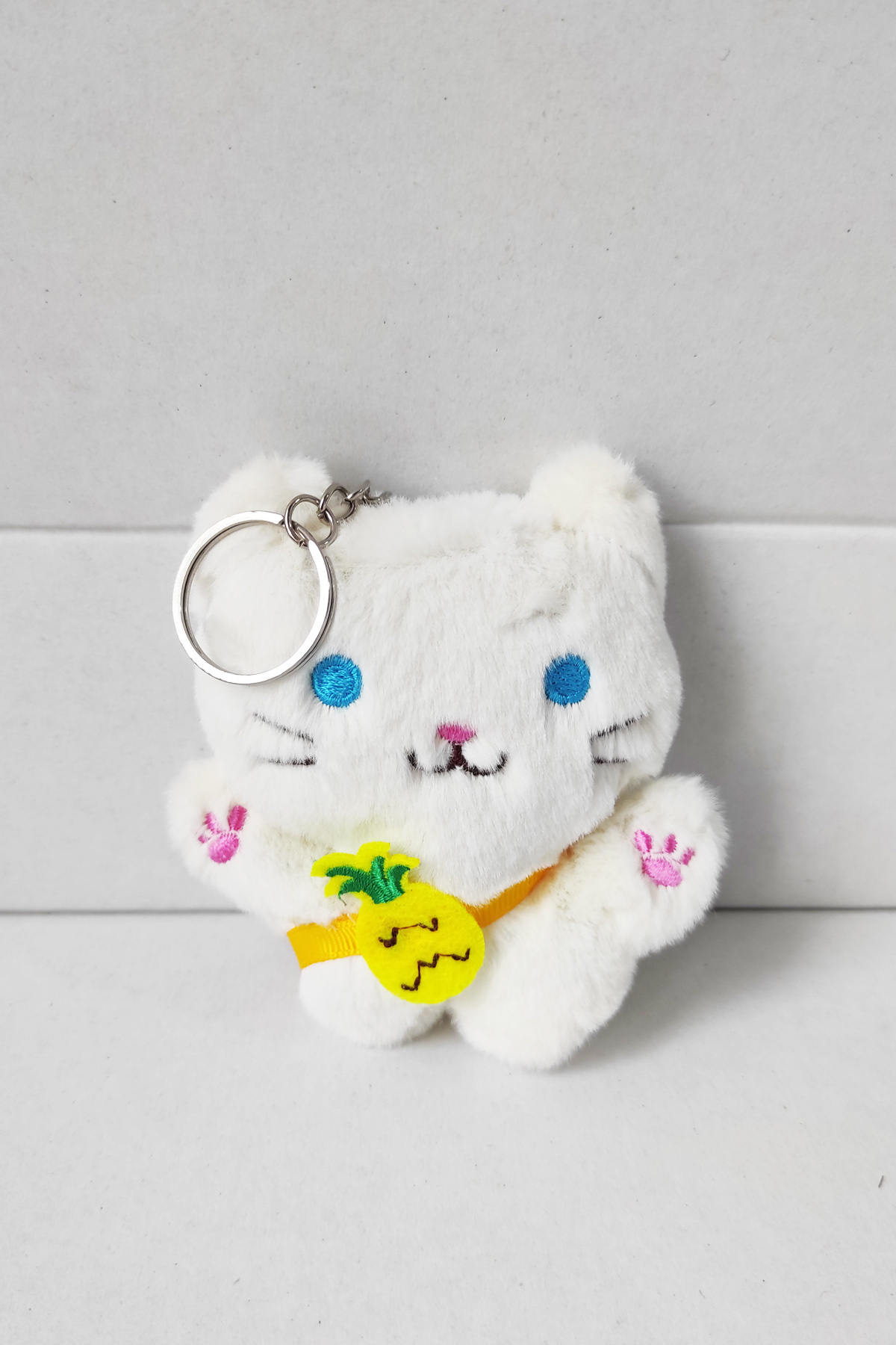 dudu kids Kraft Kutulu Peluş Beyaz MavişKedi Anahtarlık -10 Cm - Oyuncak - Çanta Süsü - Doğum Günü Hediyesi fotoğrafı 4 (önizleme)