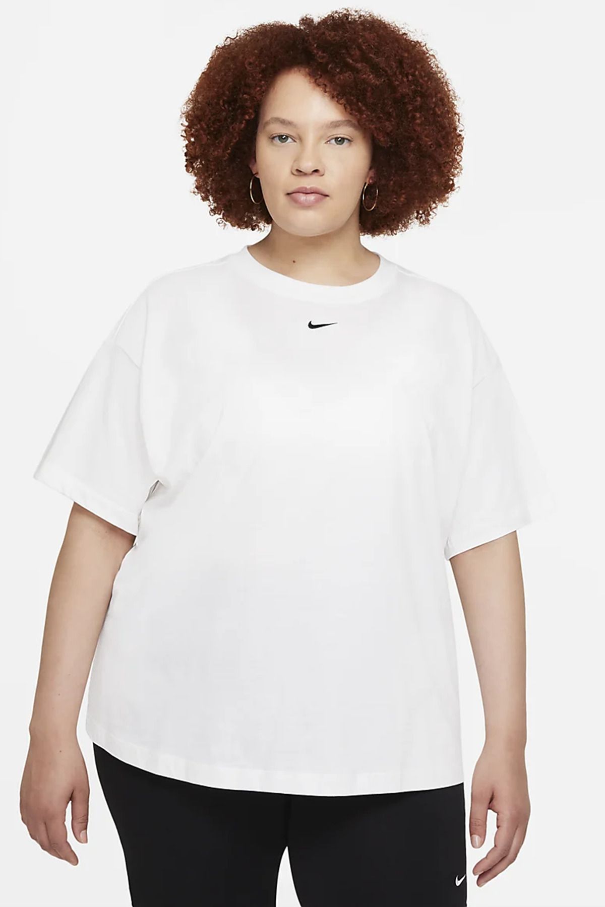 Nike Plus Sportswear Loose Fit T-Shirt Unisex Nakış Swooslu Beyaz Tişört