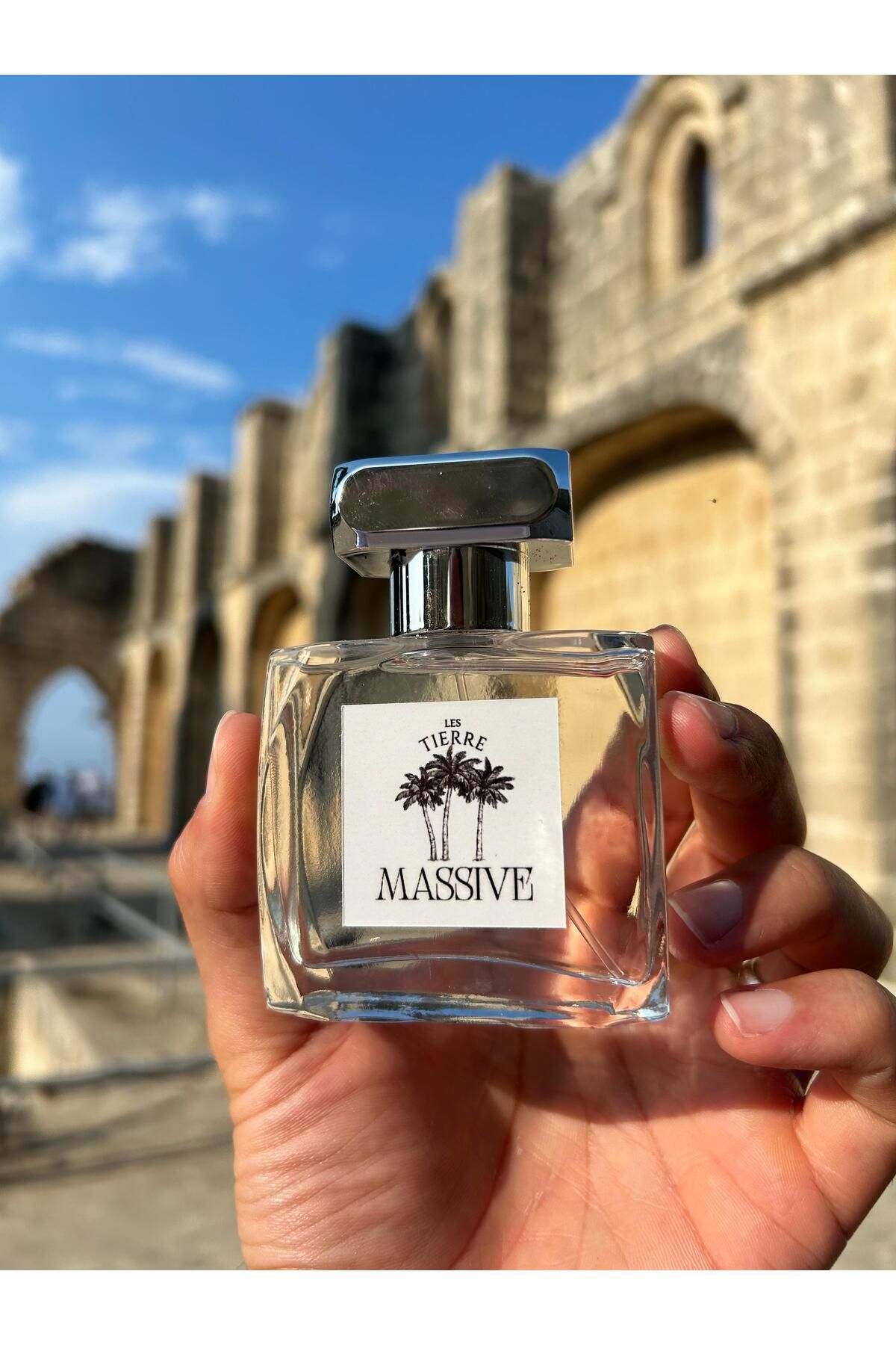 Massive Mismo(ysl Myslf Le Parfum) Beyaz Çiçek, Paçuli Ve Amber Temalı Çiçeksi-odunsu Erkek Parfümü 50ml