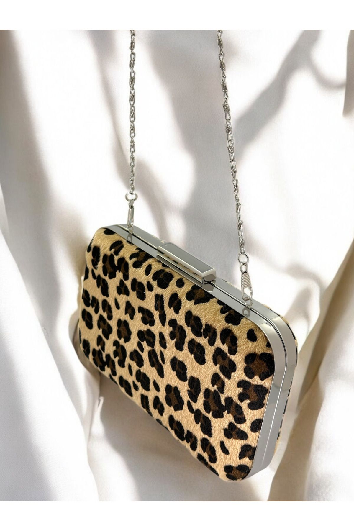 Veste Moda-Feathered Imported Leopard Patterned Metal Oval Case Evening Dress Bag Evening Bag 5