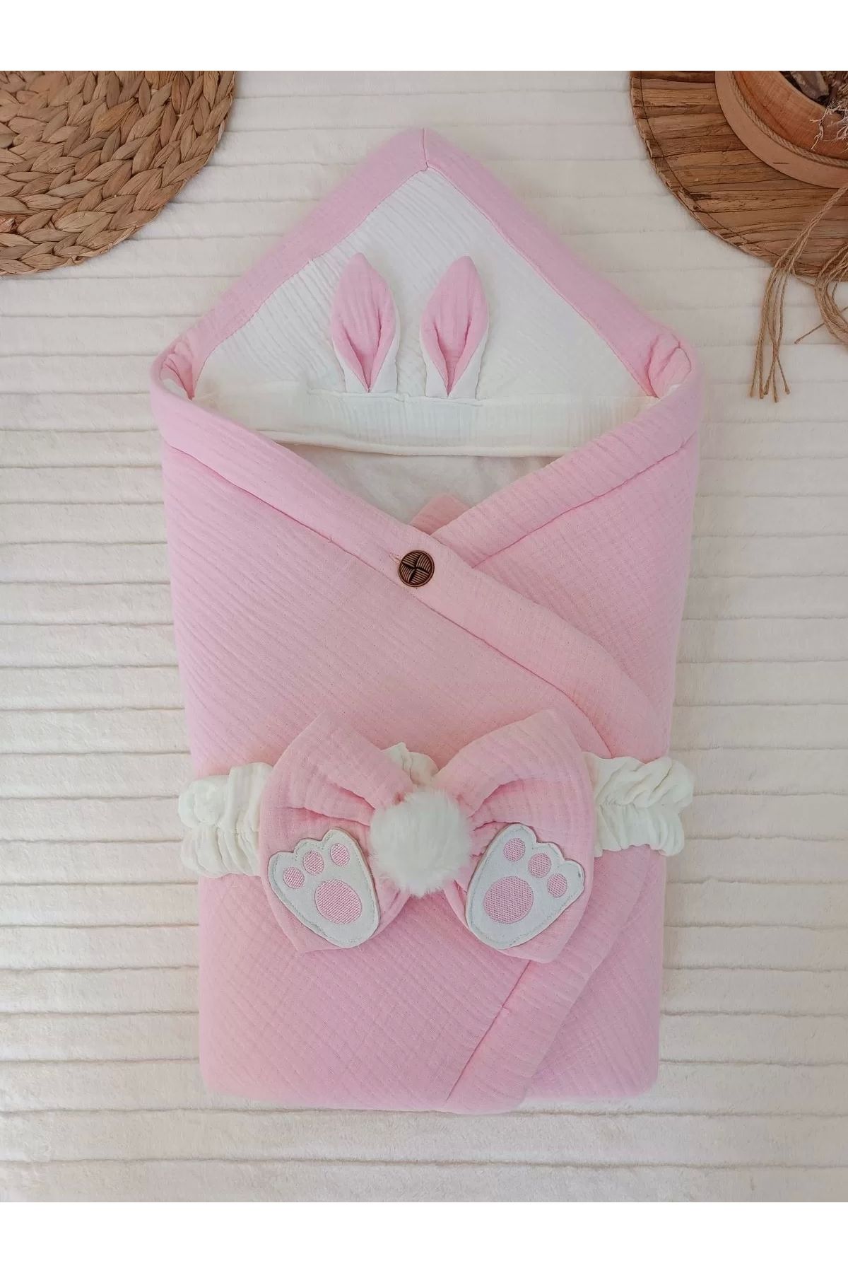 Miravm Yenidoğan 4 Kat Müslin Kumaş Kulaklı Patili Fiyonk Bebek Battaniyesi Kundak Pembe