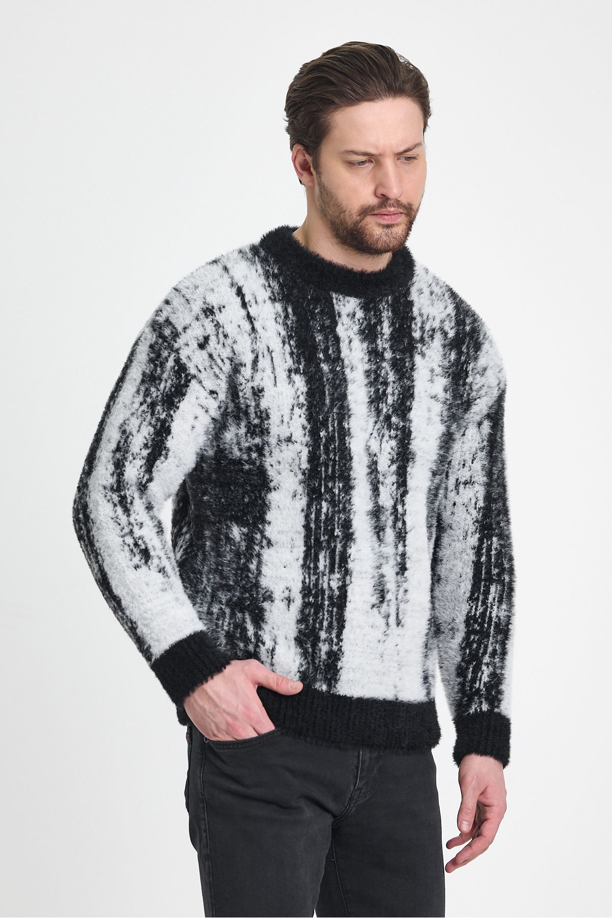 TREND KOMBİN-Men's Print Plush Textured Black Oversize Knitwear Soft and Stylish Design 5