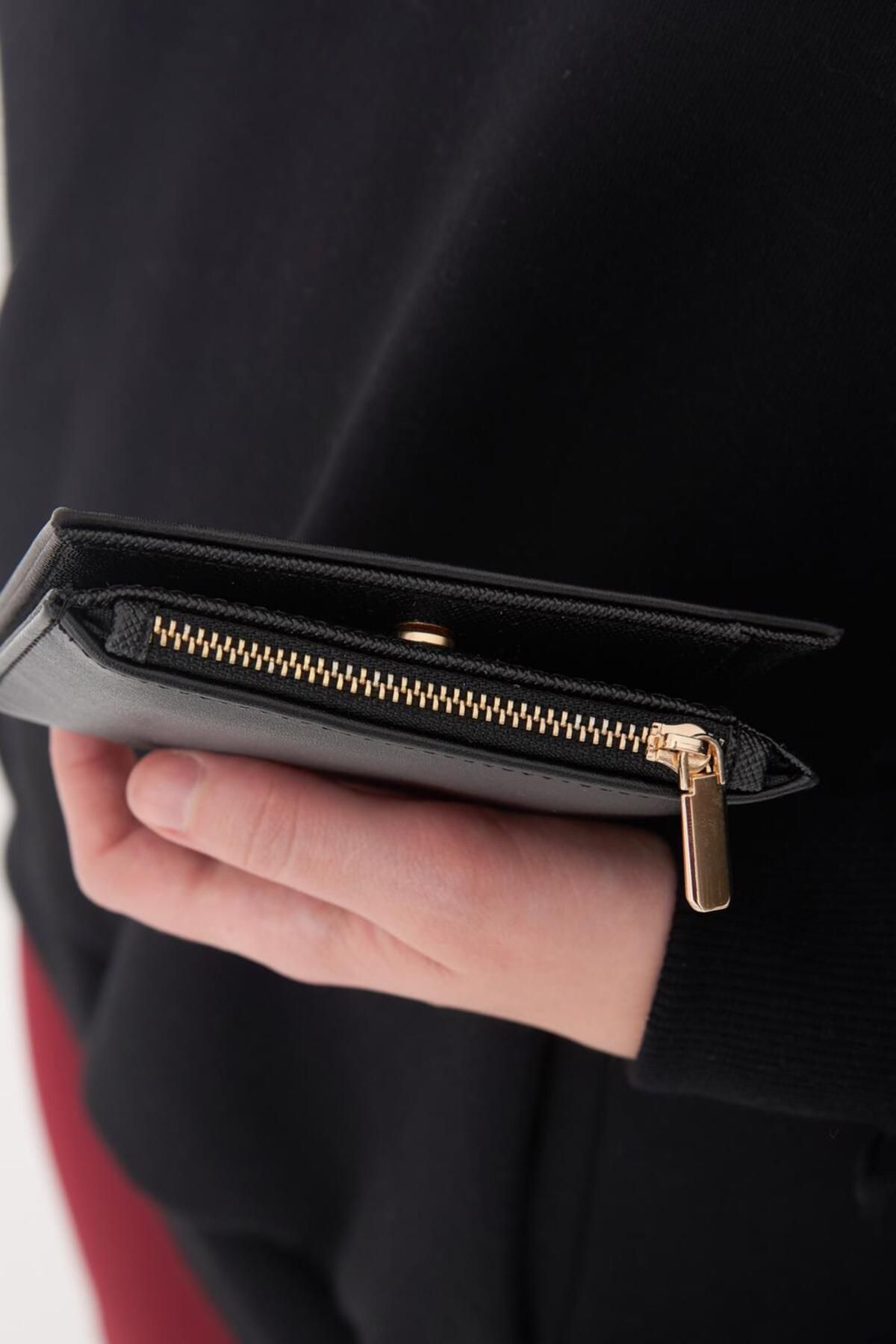 Addax-Czdn79-F8 Model Wallet with Zipper and Snap Closure 3