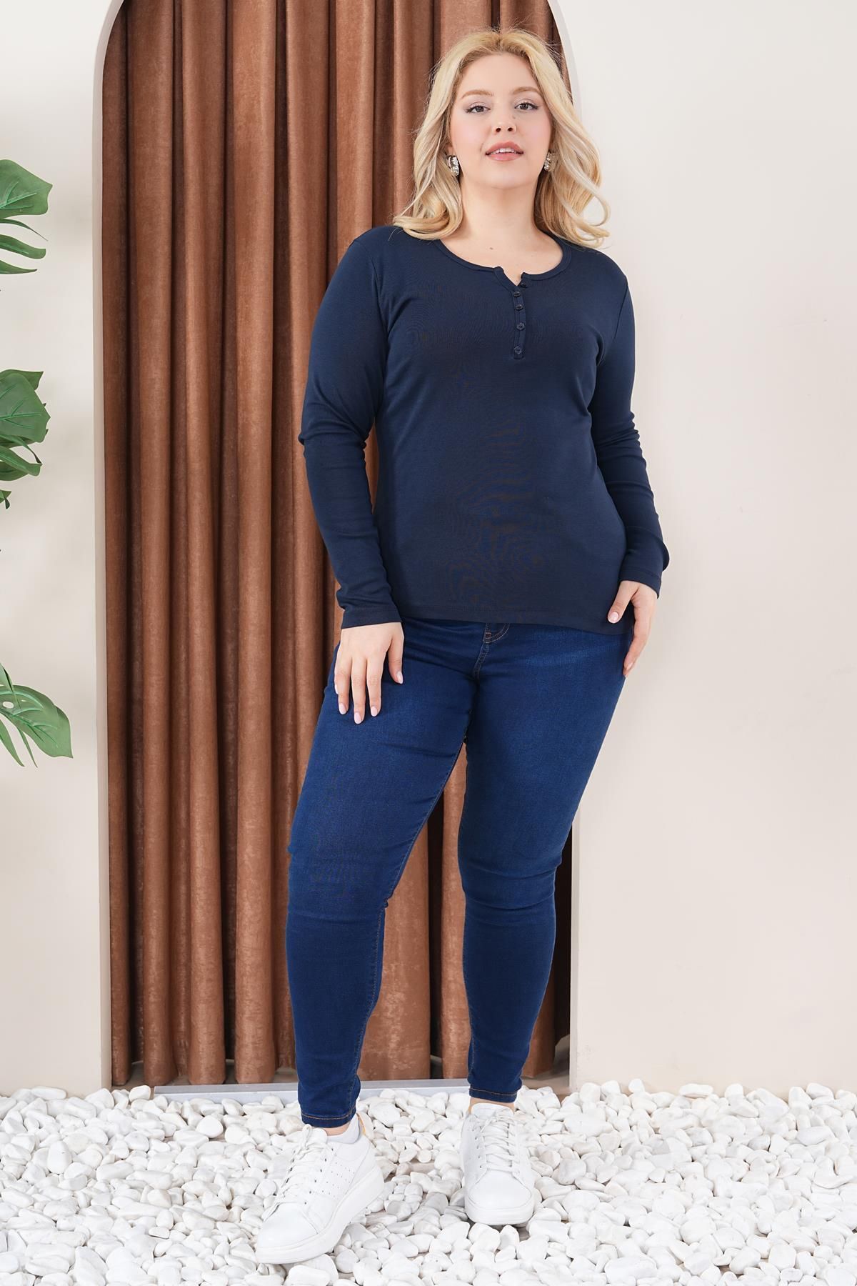 Siyezen-Plus Size Button Detailed Cotton Lycra Basic Blouse 4