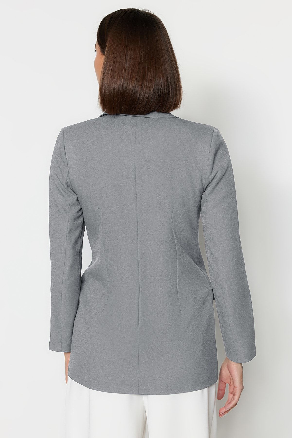 Trendyol Collection-Graue, übergroße, gefütterte, zweireihige Blazerjacke aus Webstoff TWOSS20CE0024 5