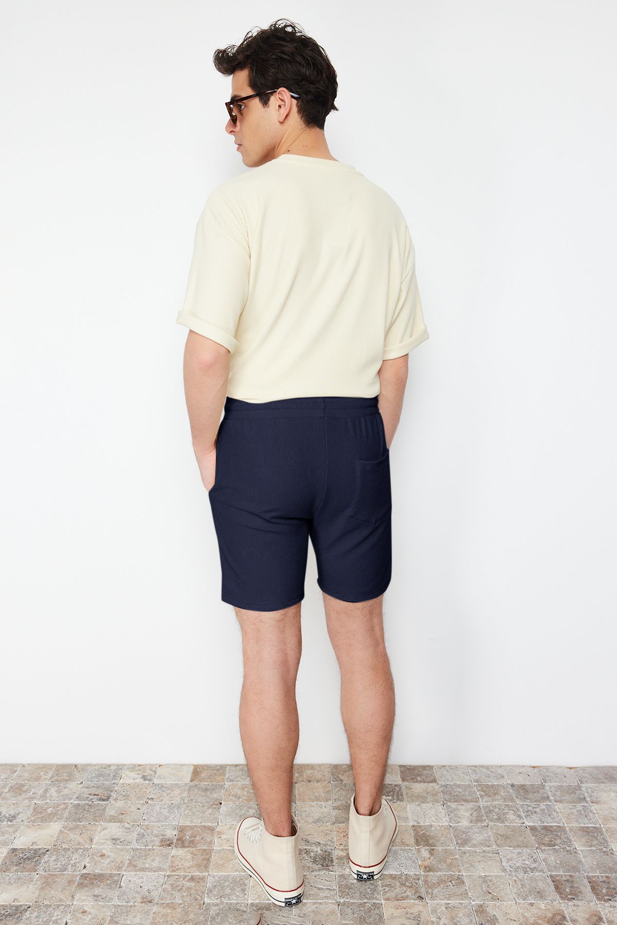 Trendyol Collection-Středně dlouhé tmavě modré osmanské šortky s texturou – Regular Fit, šněrování Tmnss23Sr00039 11