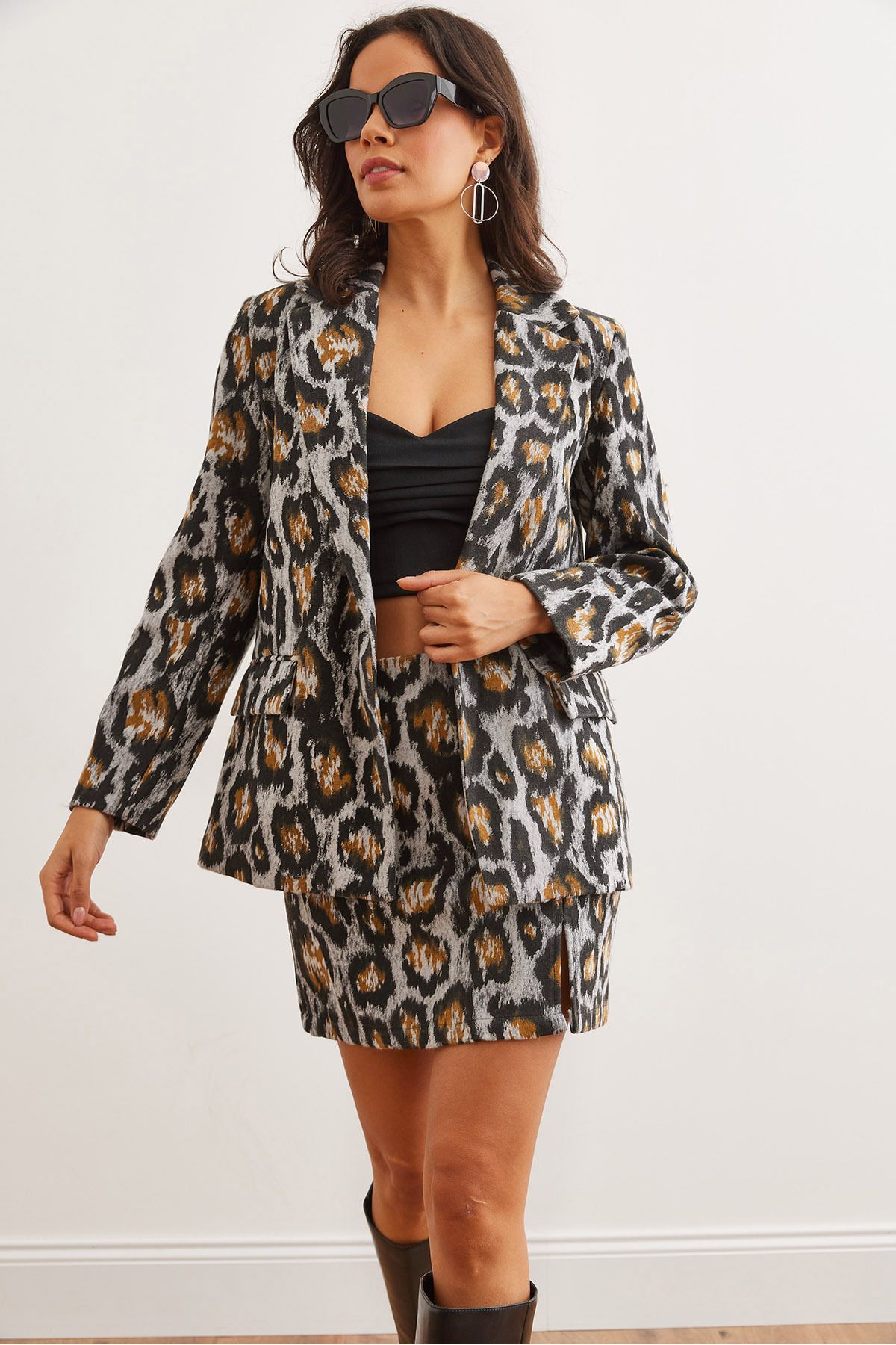 Olalook-Gray Leopard Print Cashew Blazer - Pockets and Lining, Ckt- 19000403 1