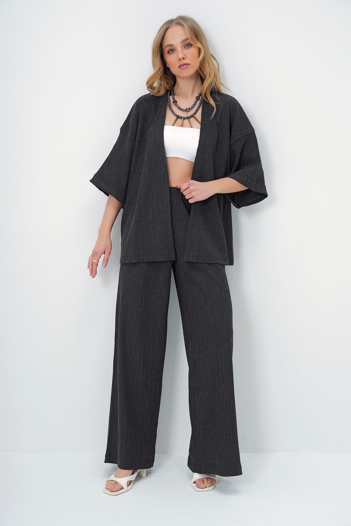 Trend Alaçatı Stili-Women's Anthracite Double Sleeve Wrapped Fabric Summer Kimono and Pants Suit Alc-X13466 3