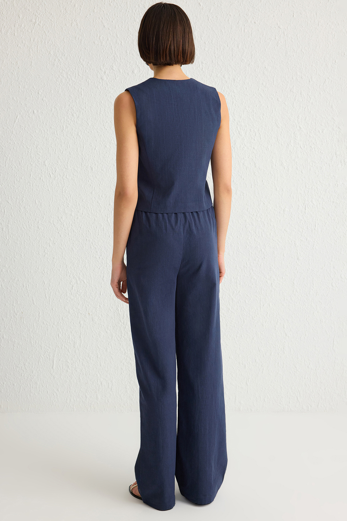 Trendyolmilla  Lacivert Fiyonklu Keten Görünümlü Bluz Ve Wide Leg Pantolon Dokuma Alt-Üst Takım TWOSS25AU00034 - Görsel 5