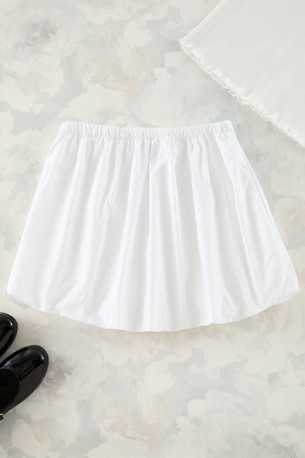 TRENDYOLKIDS-White Girl's Mini Woven Balloon Skirt Tkdss25Et00002 4