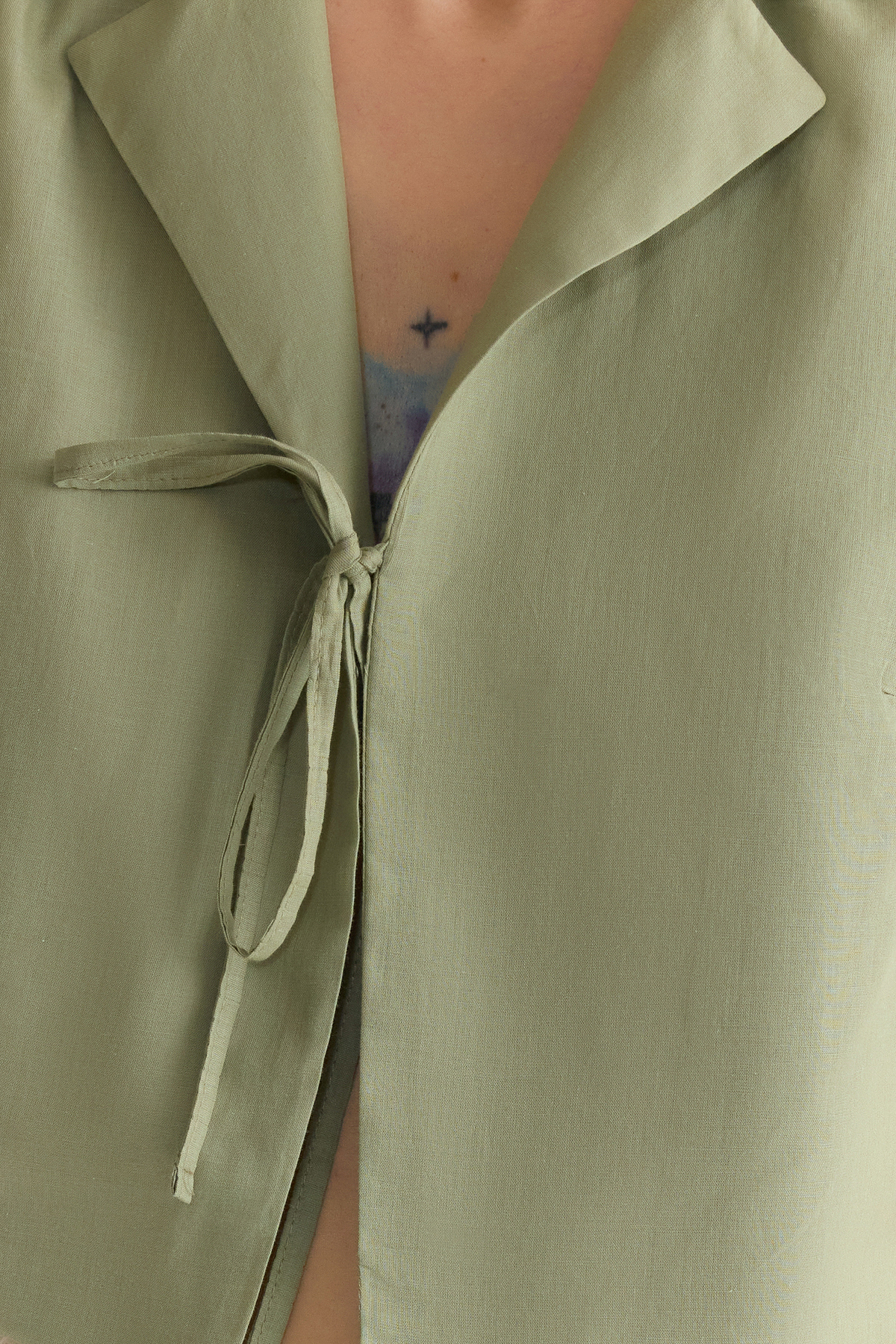 Trendyolmilla  Haki Önden Bağlamalı Regular Normal Kalıp Dokuma Gömlek TWOSS25GO00098 - Görsel 4