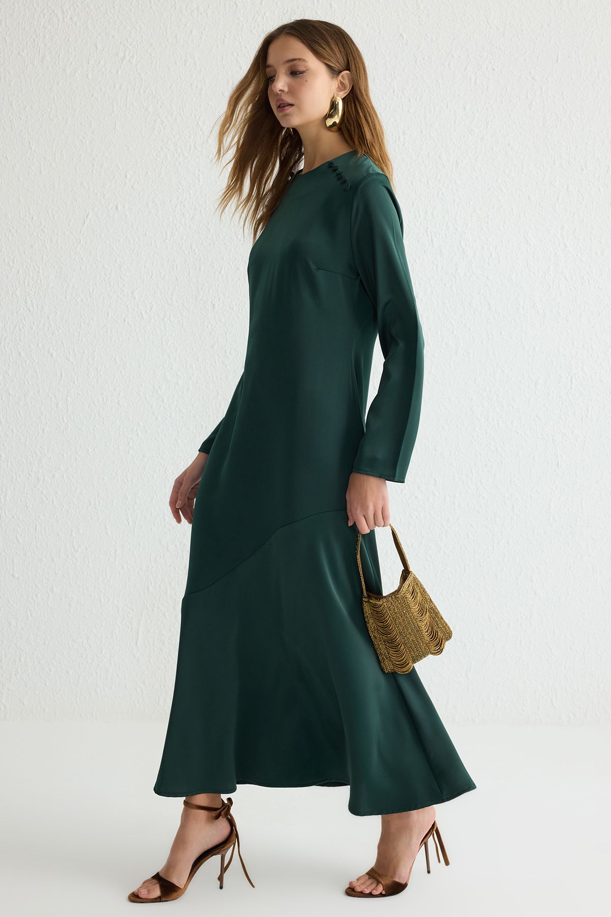 Trendyol Modest Khaki Satynowa Sukienka Wieczorowa Tctss25db00000 Kobieta - 40