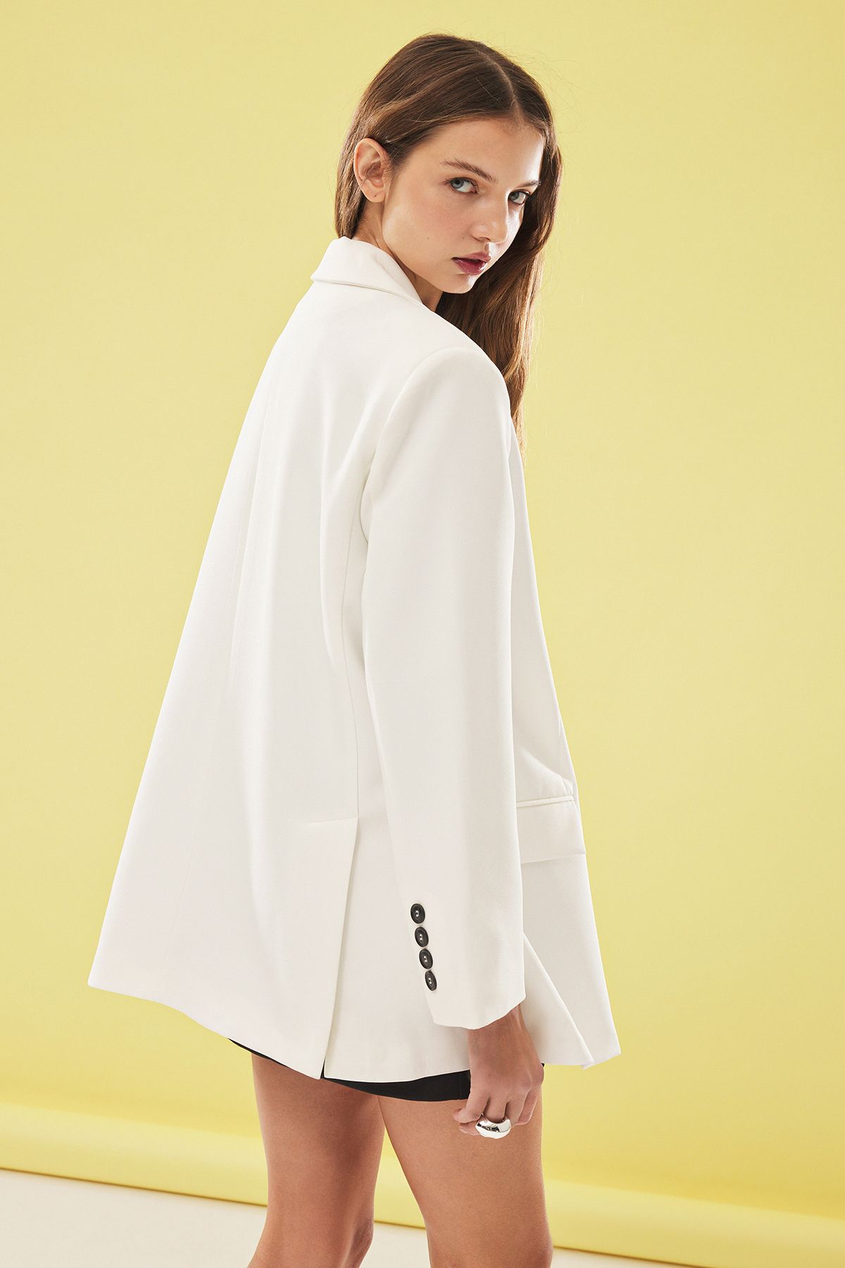 Trendyol Collection-Weiße Blazerjacke TWOAW24BC00107 5