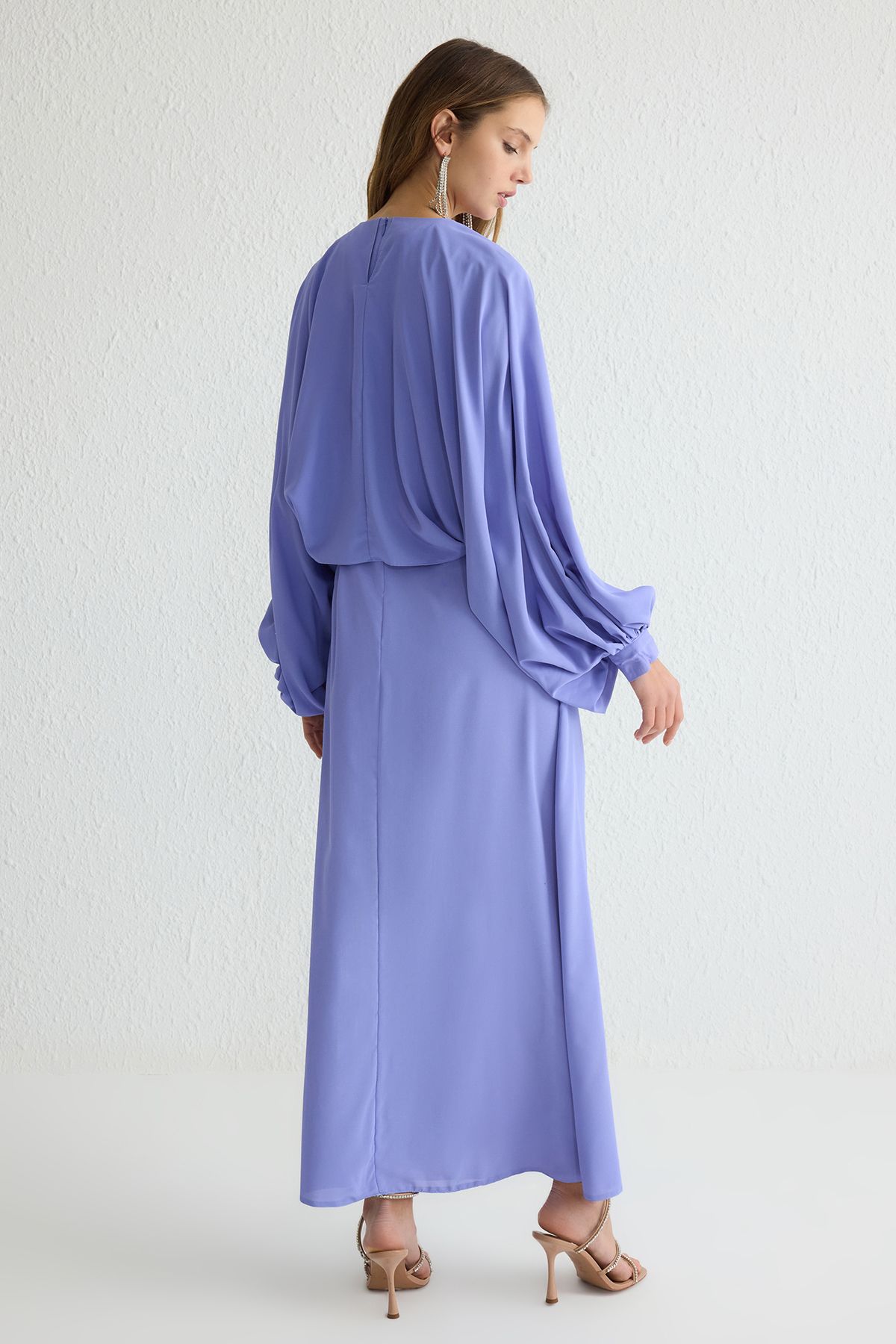 Trendyol Modest-Detailné tkané večerné šaty Purple Cape Tctss25Db00006 4