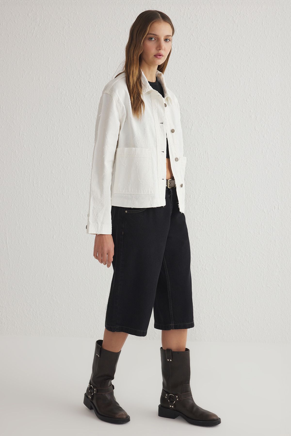 Trendyol Collection-Weißer Oversize-Mantel TWOSS25MO00016 3